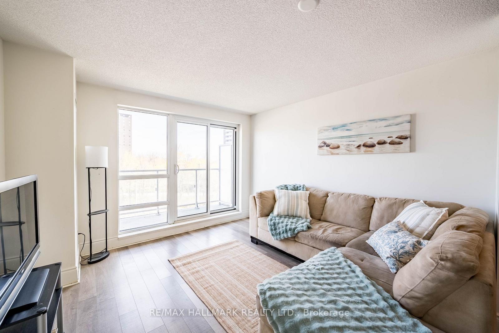 Photo 9 of Unit 407, 2015 Sheppard Avenue E, North York, Henry Farm — HOMEH