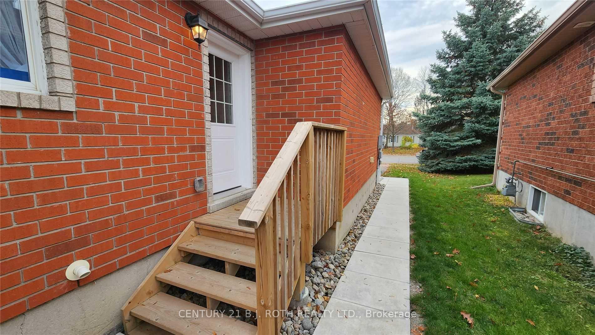 Photo 16 of Unit Lower, 300 Cundles Road W, Barrie, Northwest — HOMEH