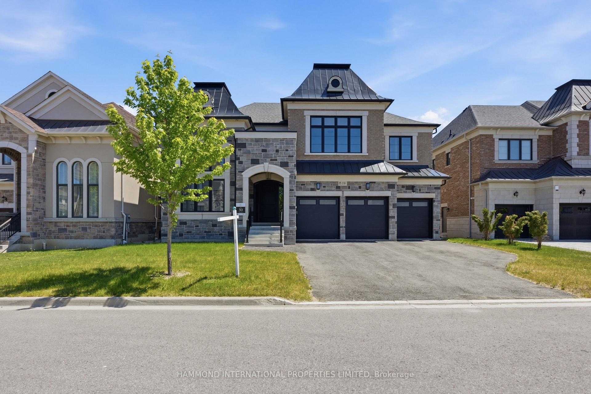 Photo 2 of 19 Little Celeste Court, Vaughan, Patterson — HOMEH