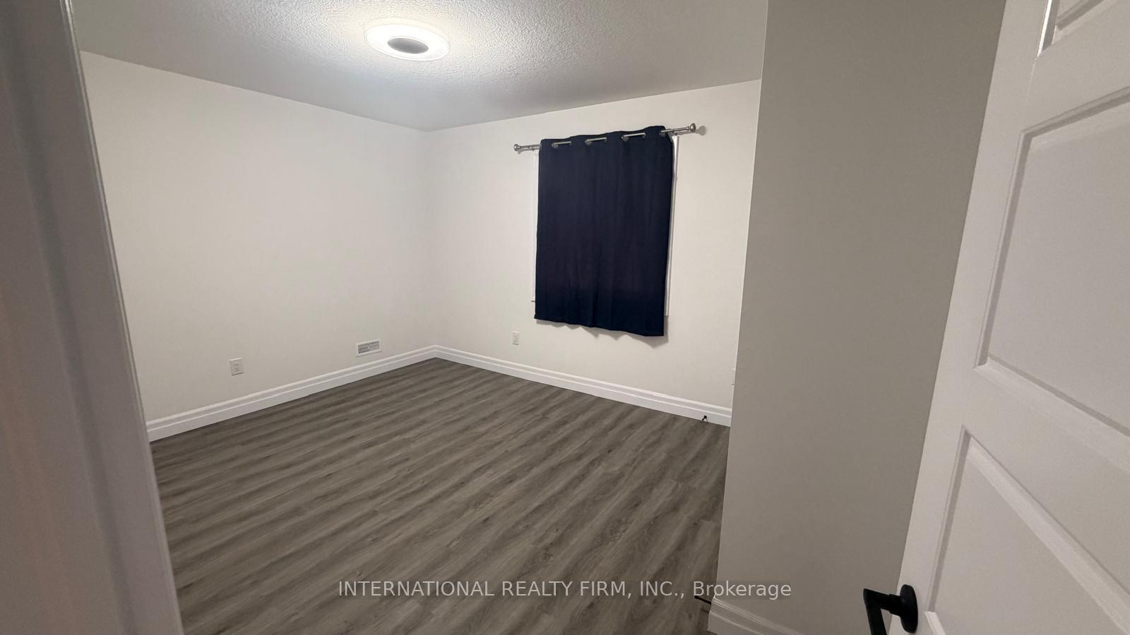 Photo 6 of Unit Basement, 891 Darnley Boulevard, London, South U — HOMEH