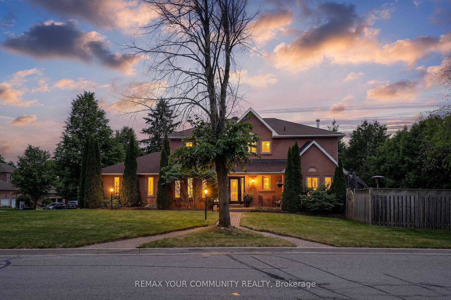 Photo 2 of 68 Autumn Way, Aurora, Aurora Heights — HOMEH