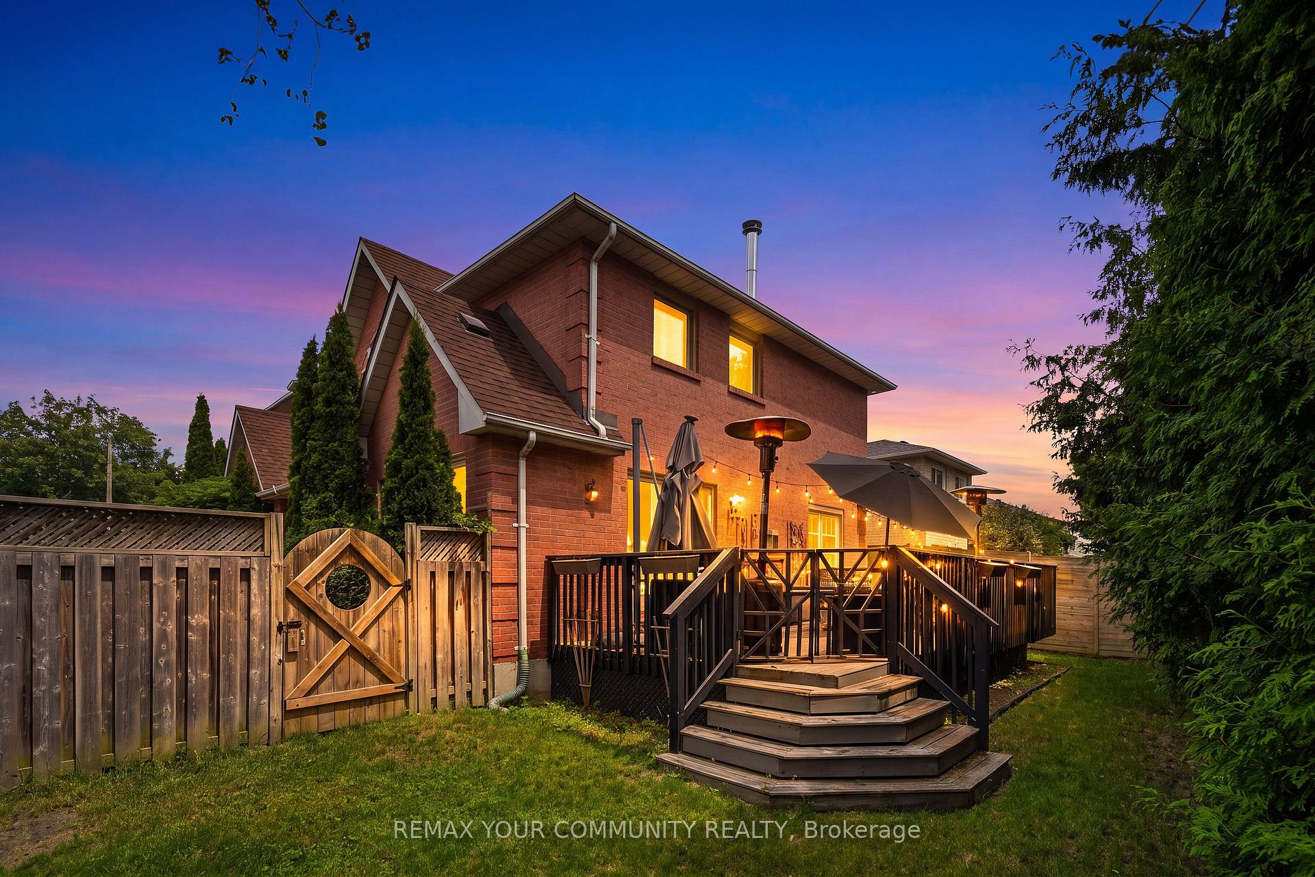 Photo 3 of 68 Autumn Way, Aurora, Aurora Heights — HOMEH