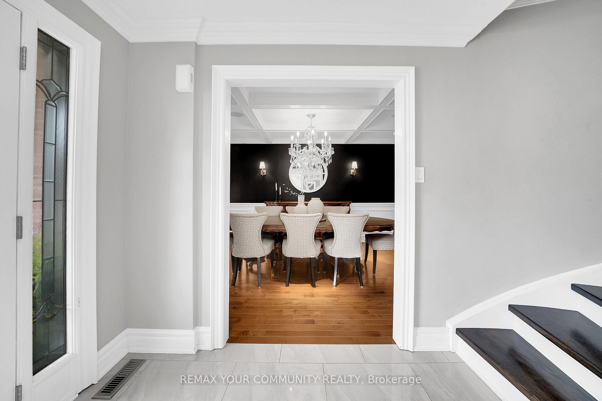 Photo 8 of 68 Autumn Way, Aurora, Aurora Heights — HOMEH