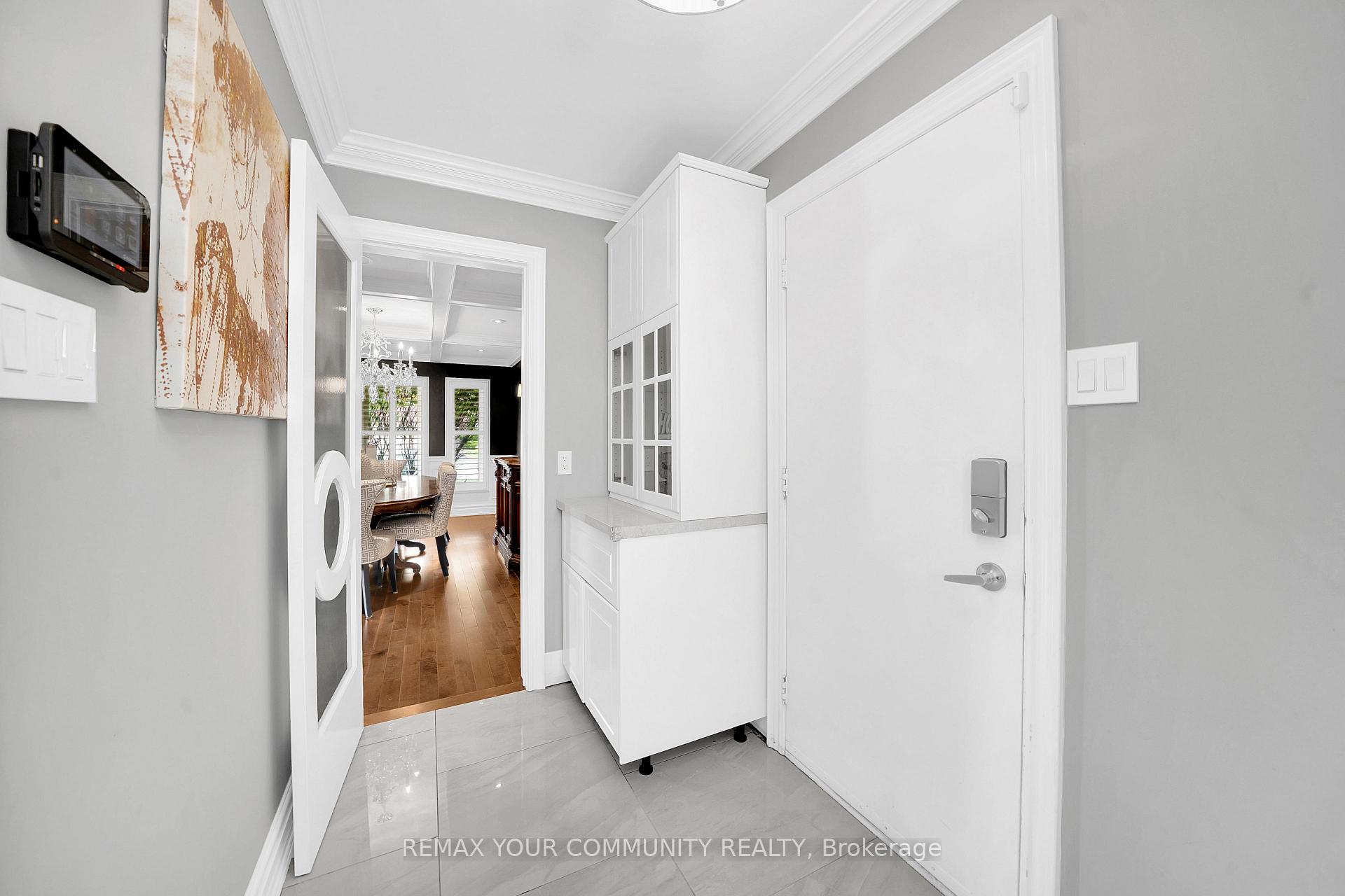 Photo 11 of 68 Autumn Way, Aurora, Aurora Heights — HOMEH