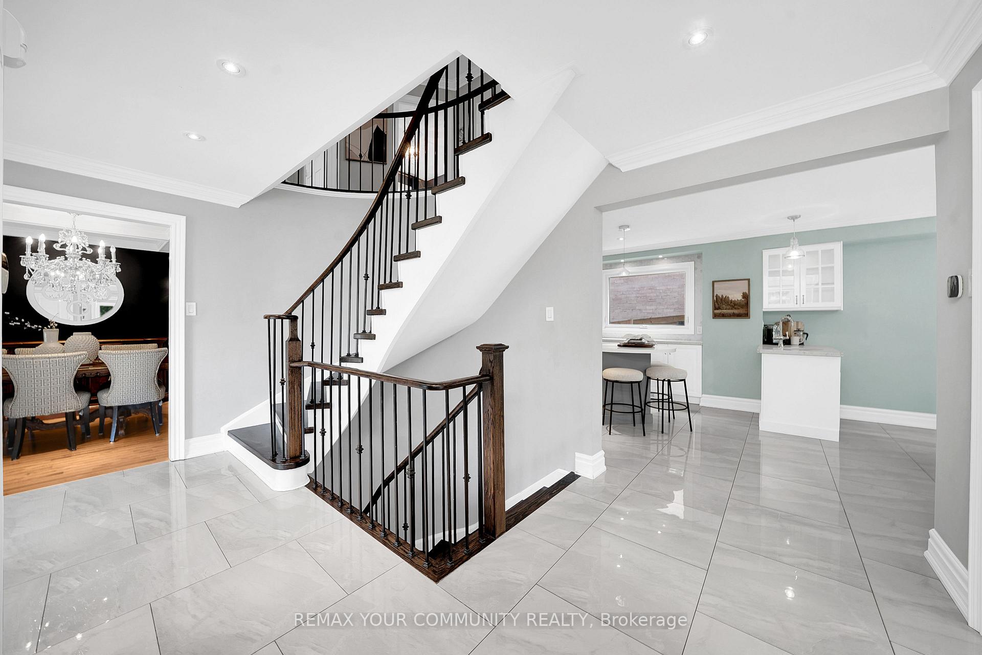 Photo 12 of 68 Autumn Way, Aurora, Aurora Heights — HOMEH