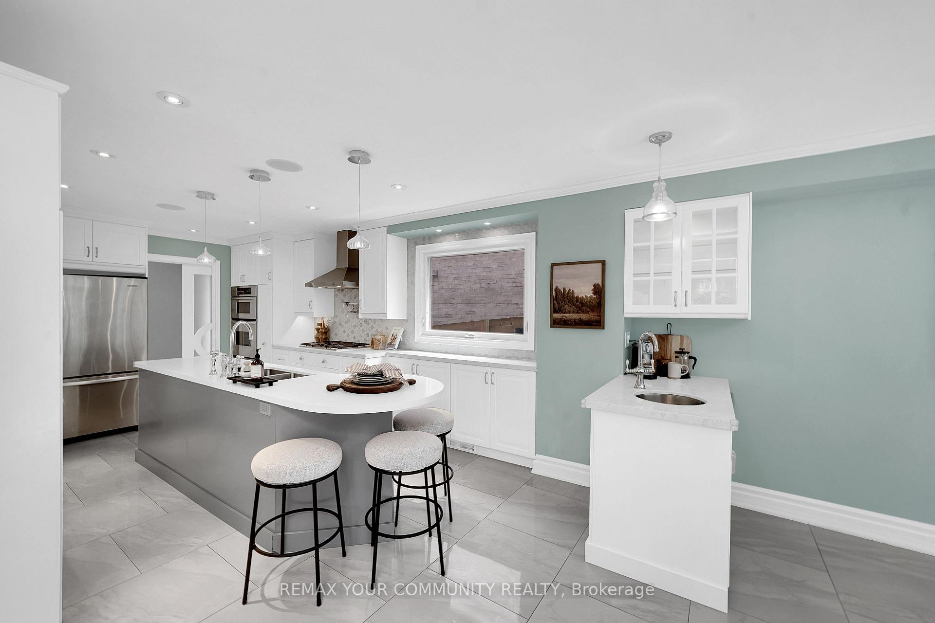Photo 14 of 68 Autumn Way, Aurora, Aurora Heights — HOMEH