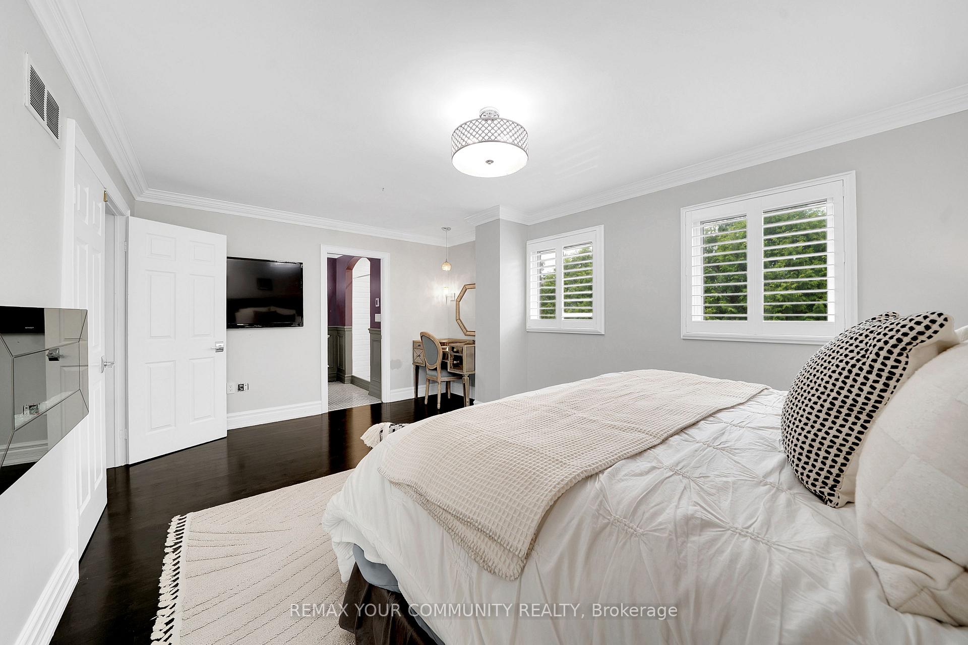 Photo 33 of 68 Autumn Way, Aurora, Aurora Heights — HOMEH