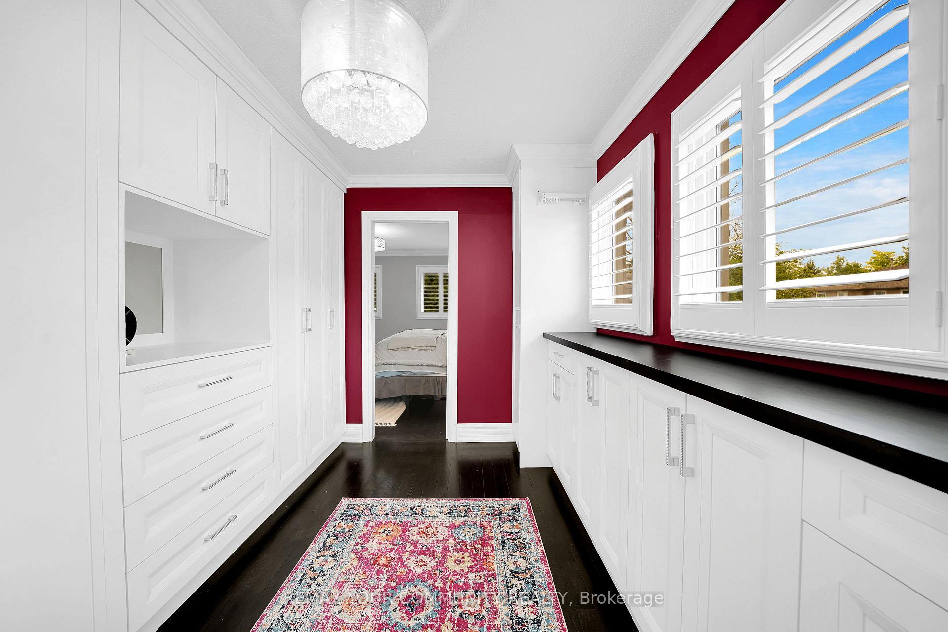 Photo 35 of 68 Autumn Way, Aurora, Aurora Heights — HOMEH