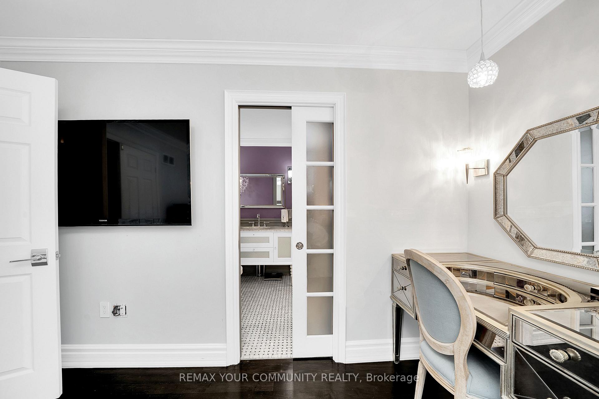 Photo 36 of 68 Autumn Way, Aurora, Aurora Heights — HOMEH