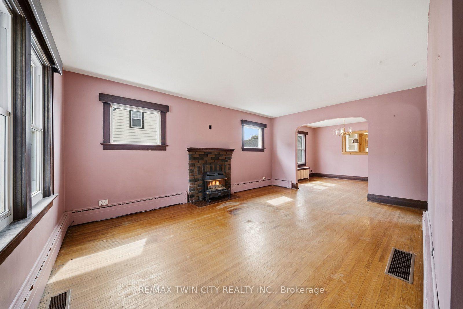 Photo 12 of 86 Forest Avenue, Port Colborne, Sugarloaf — HOMEH