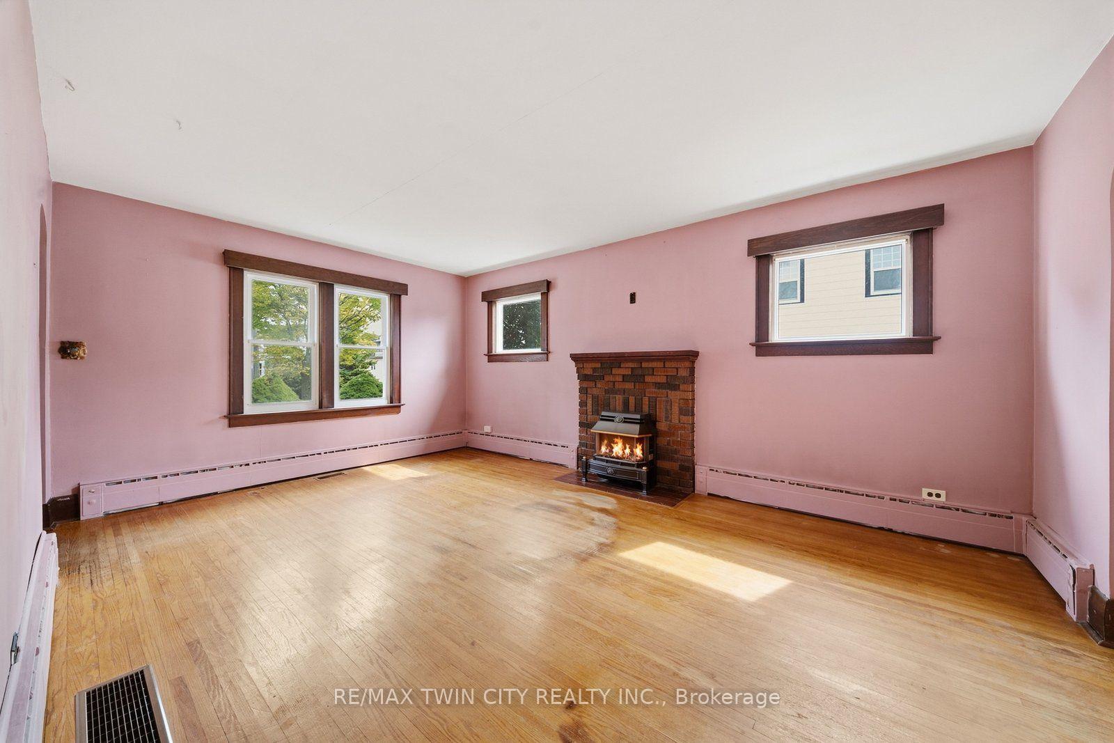Photo 13 of 86 Forest Avenue, Port Colborne, Sugarloaf — HOMEH