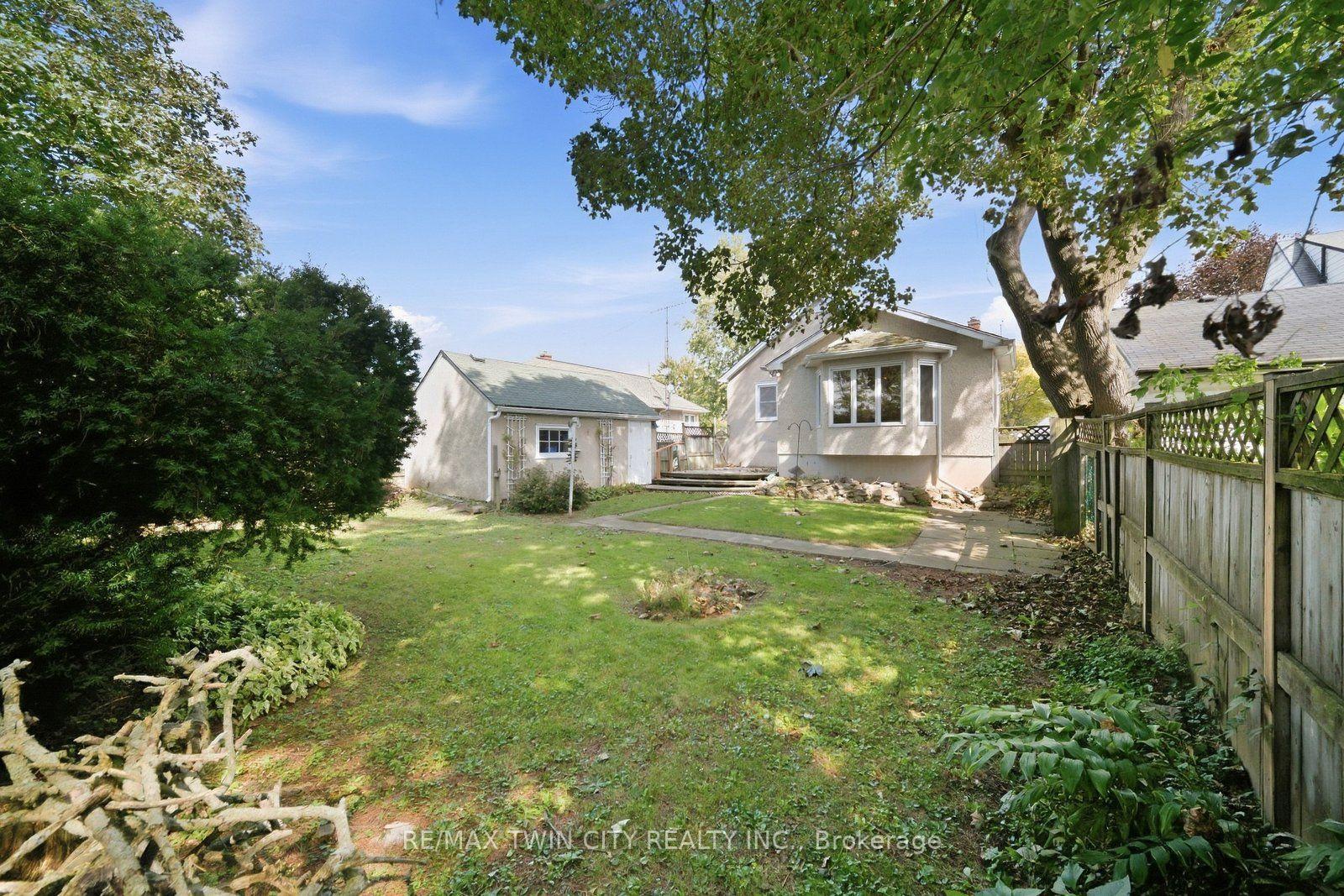 Photo 35 of 86 Forest Avenue, Port Colborne, Sugarloaf — HOMEH