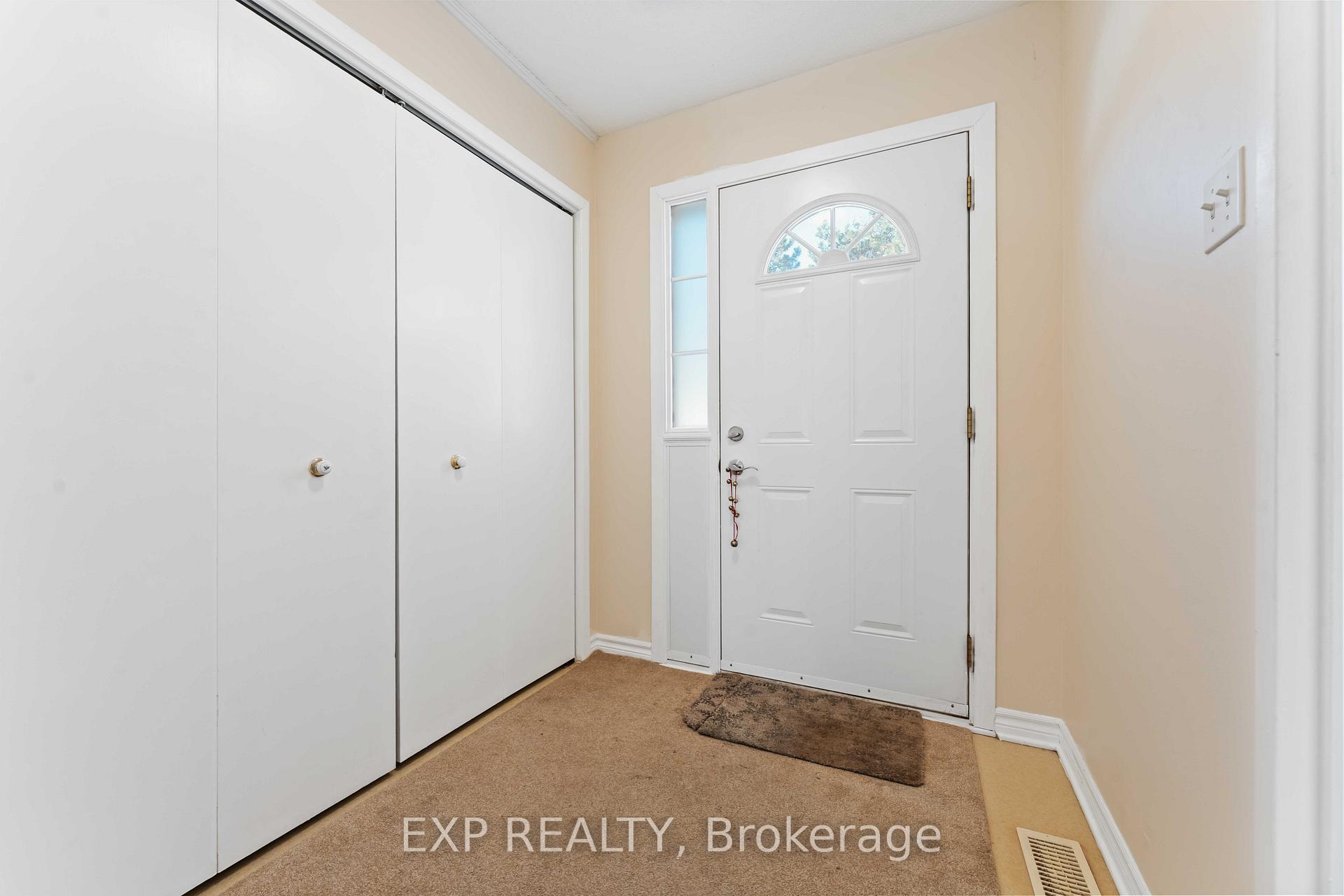 Photo 3 of Unit 38, 820 Cahill Drive W, Ottawa, Hunt Club — HOMEH