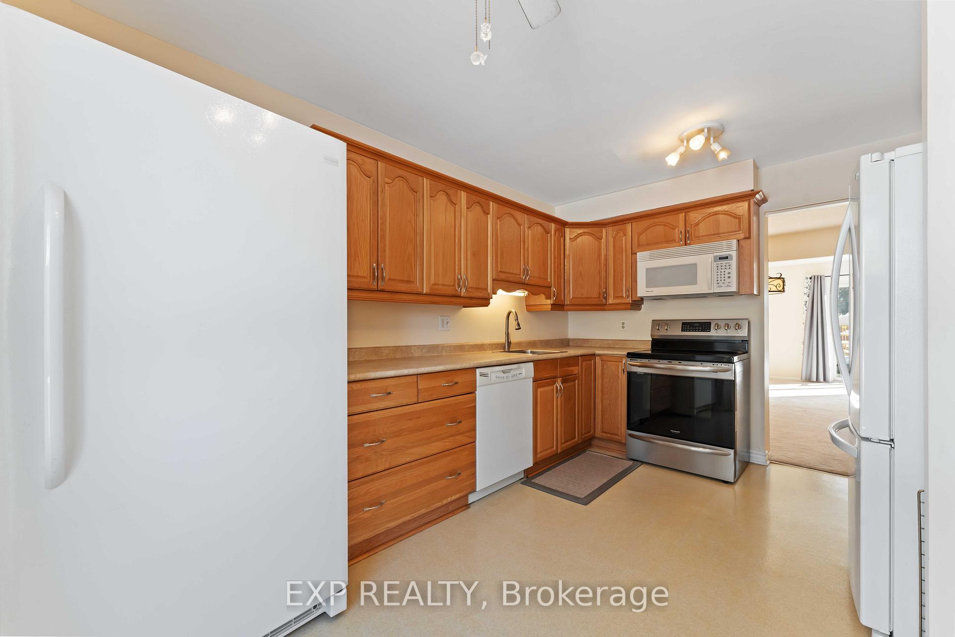 Photo 13 of Unit 38, 820 Cahill Drive W, Ottawa, Hunt Club — HOMEH
