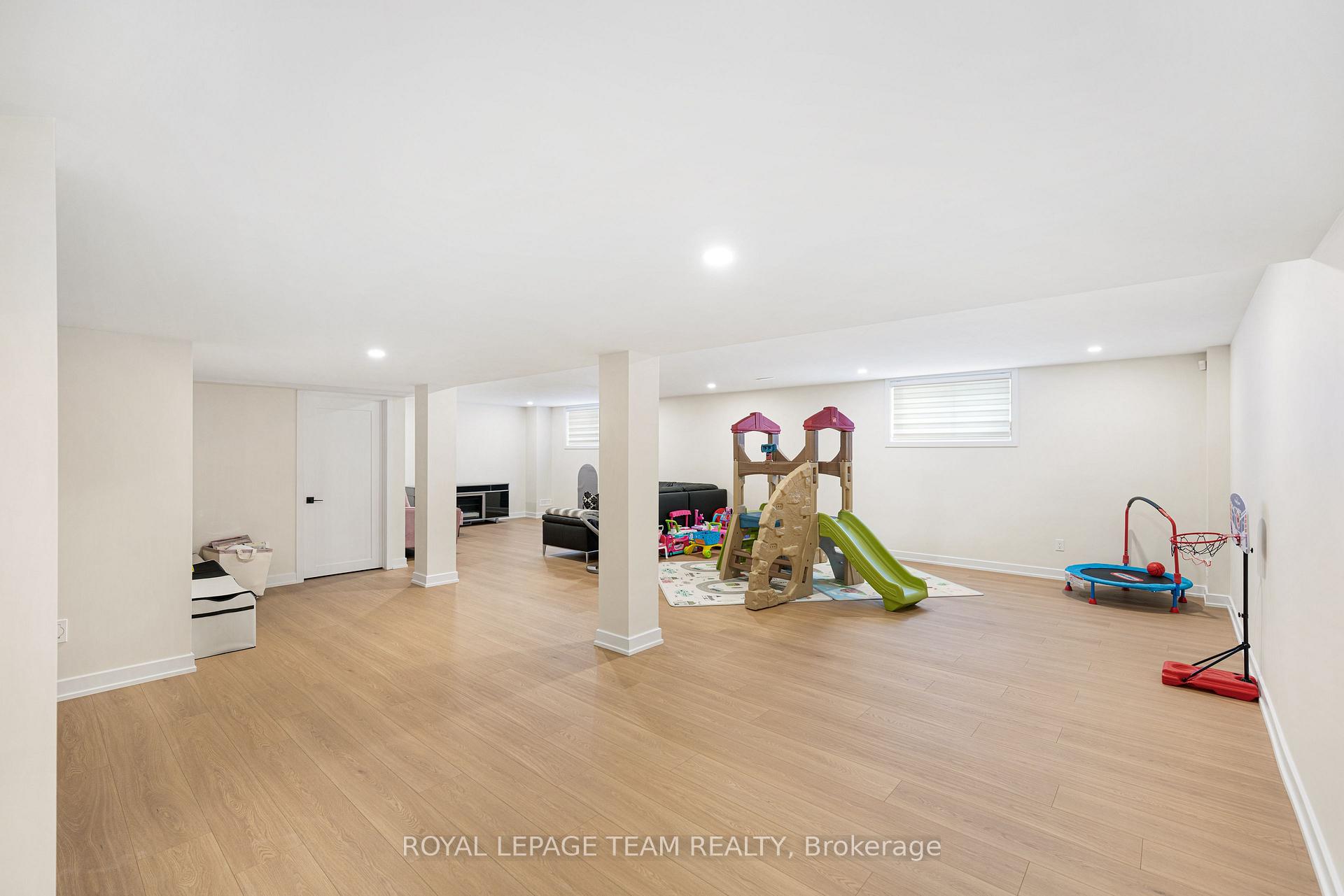 Photo 46 of 649 Bridgeport Avenue, Ottawa, Mahogany Community — HOMEH