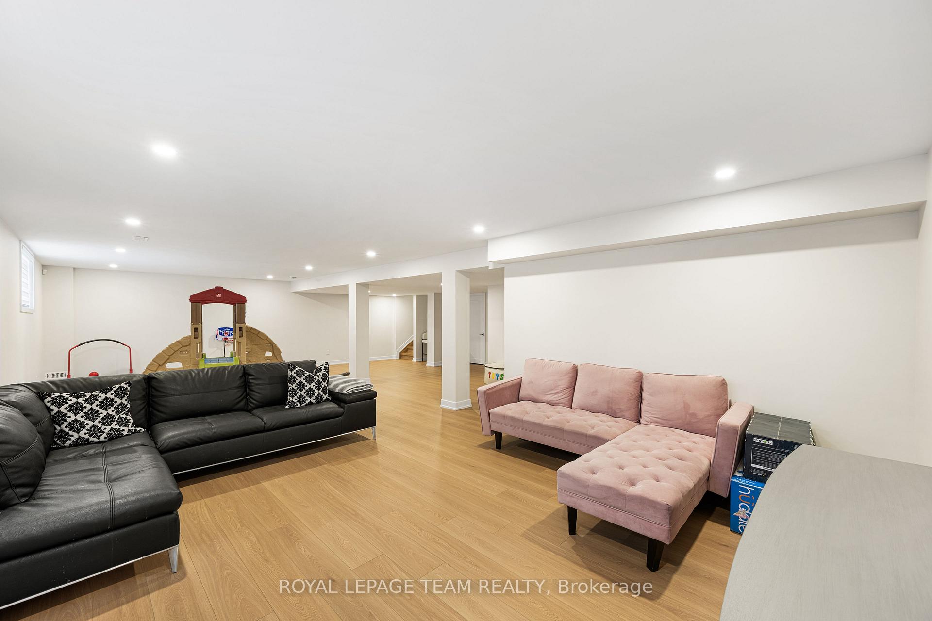 Photo 49 of 649 Bridgeport Avenue, Ottawa, Mahogany Community — HOMEH