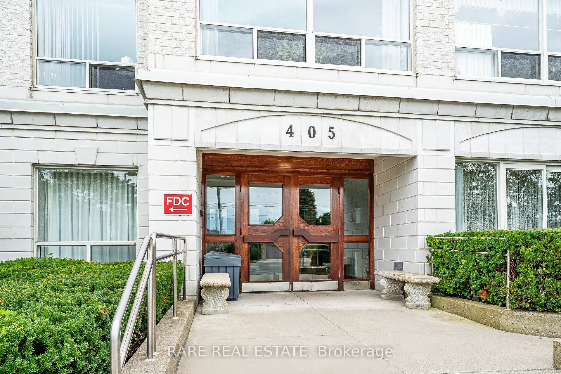 Photo 3 of Unit 403, 405 Erb Street W, Waterloo, Maple Hills — HOMEH