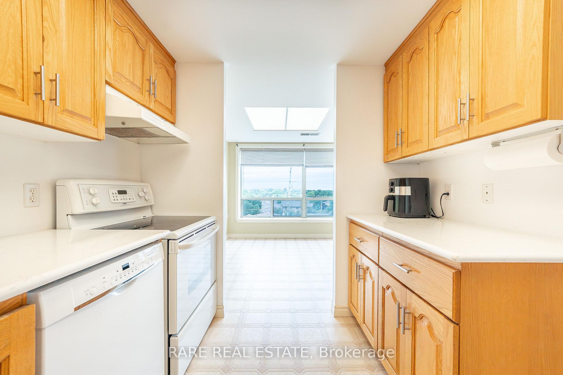 Photo 18 of Unit 403, 405 Erb Street W, Waterloo, Maple Hills — HOMEH