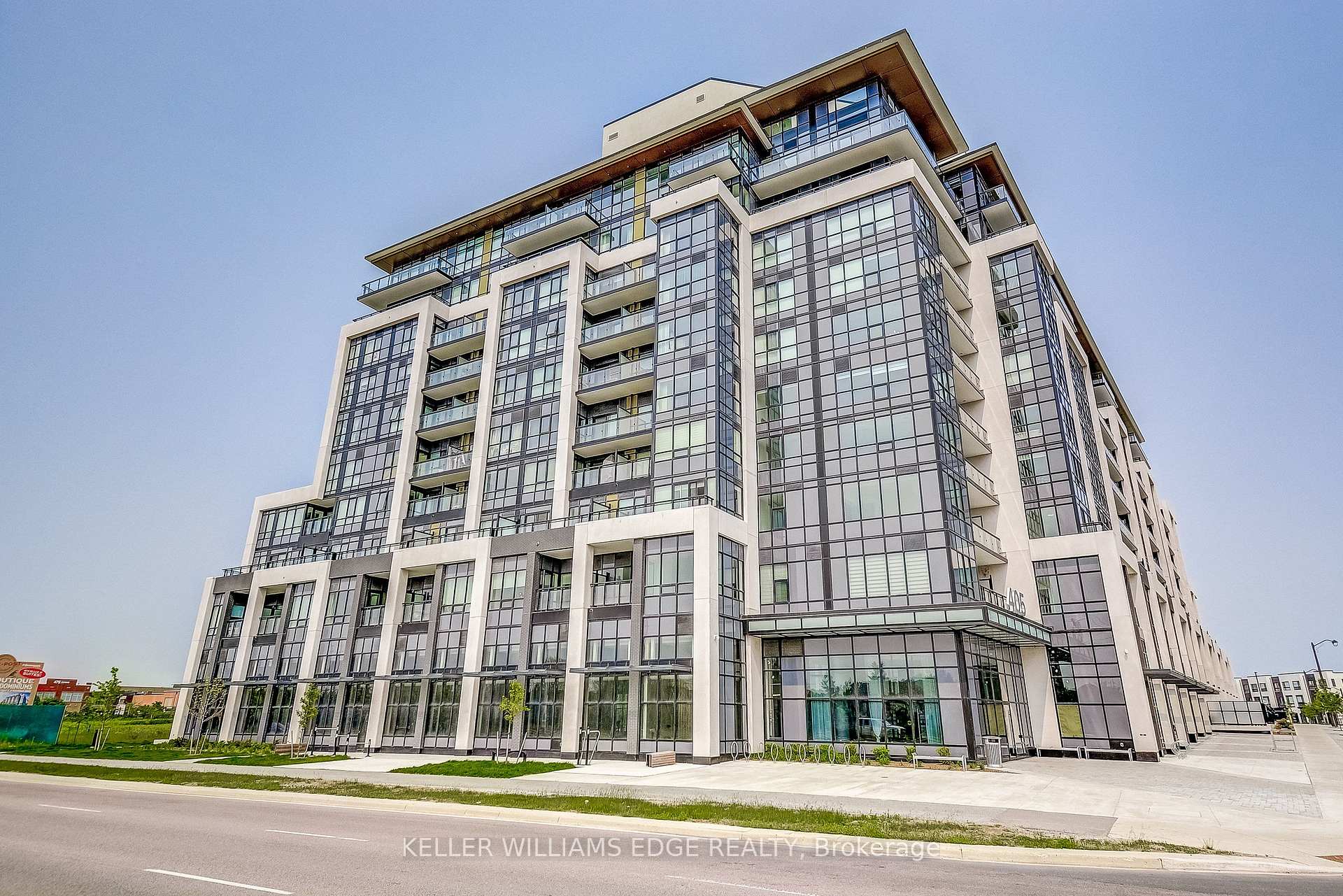 Front of Unit PH03, 405 Dundas Street W