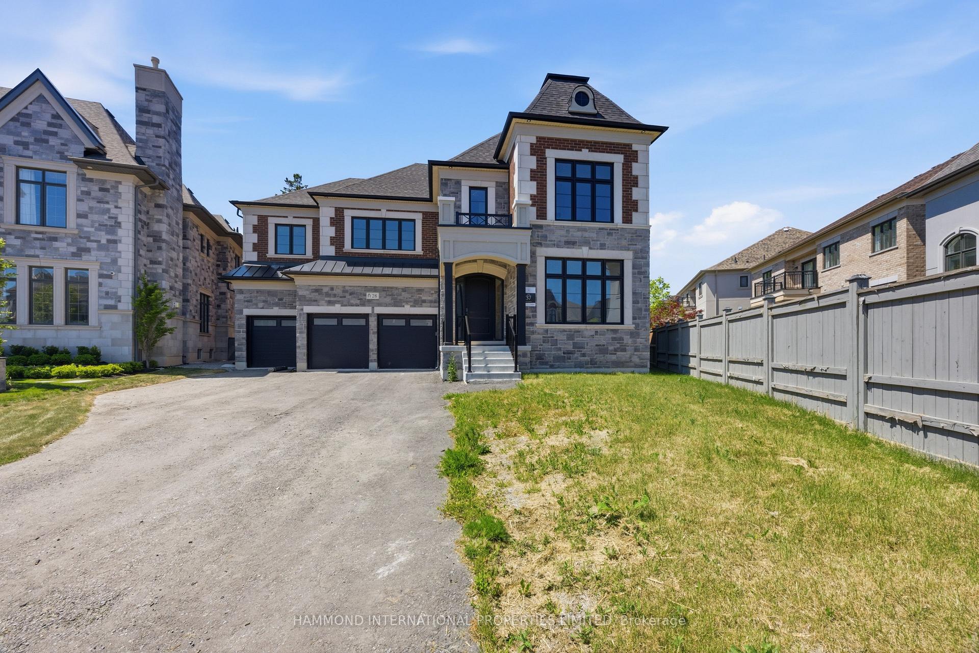 Photo 3 of 28 Little Celeste Court, Vaughan, Patterson — HOMEH