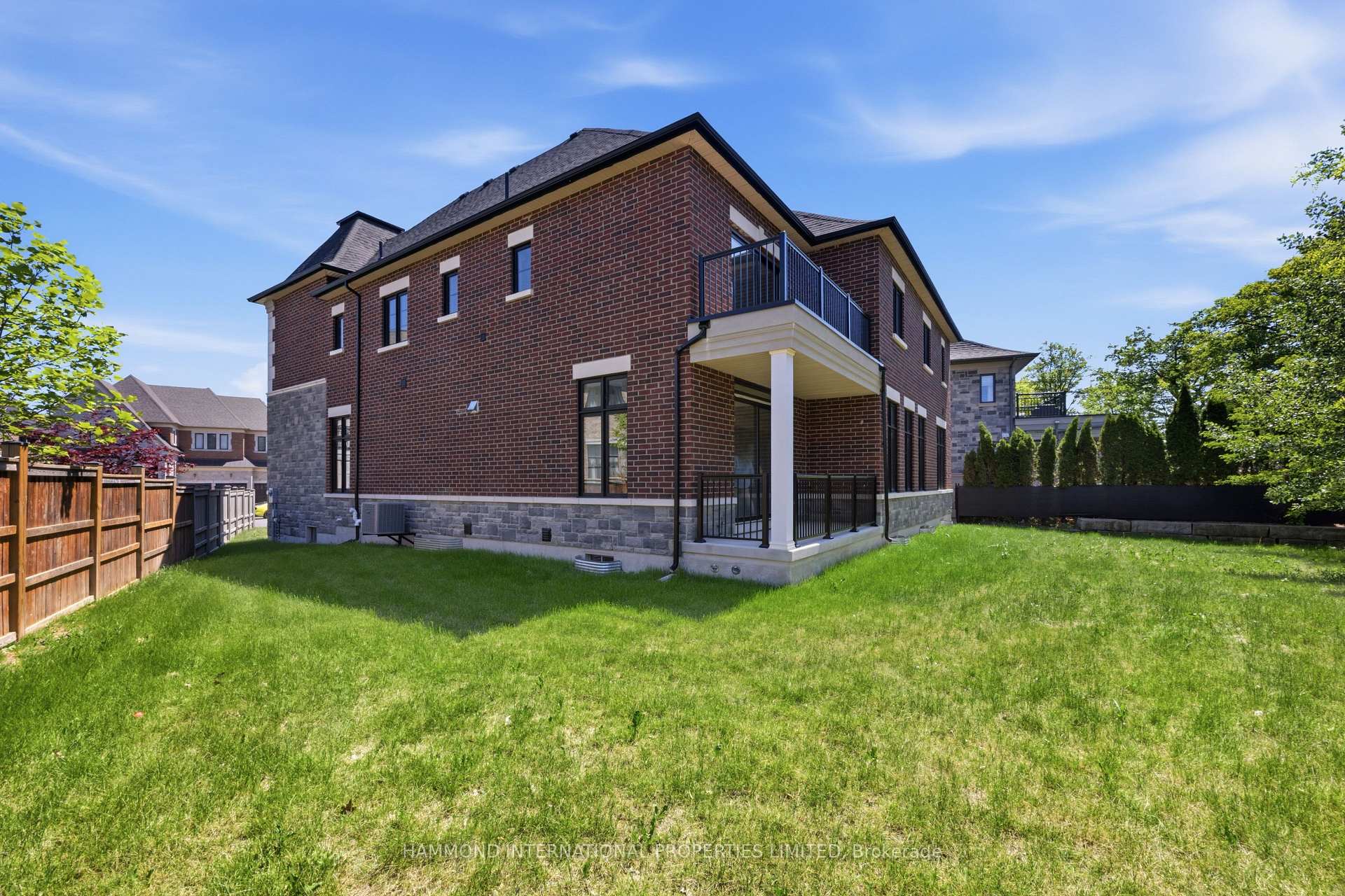 Photo 5 of 28 Little Celeste Court, Vaughan, Patterson — HOMEH