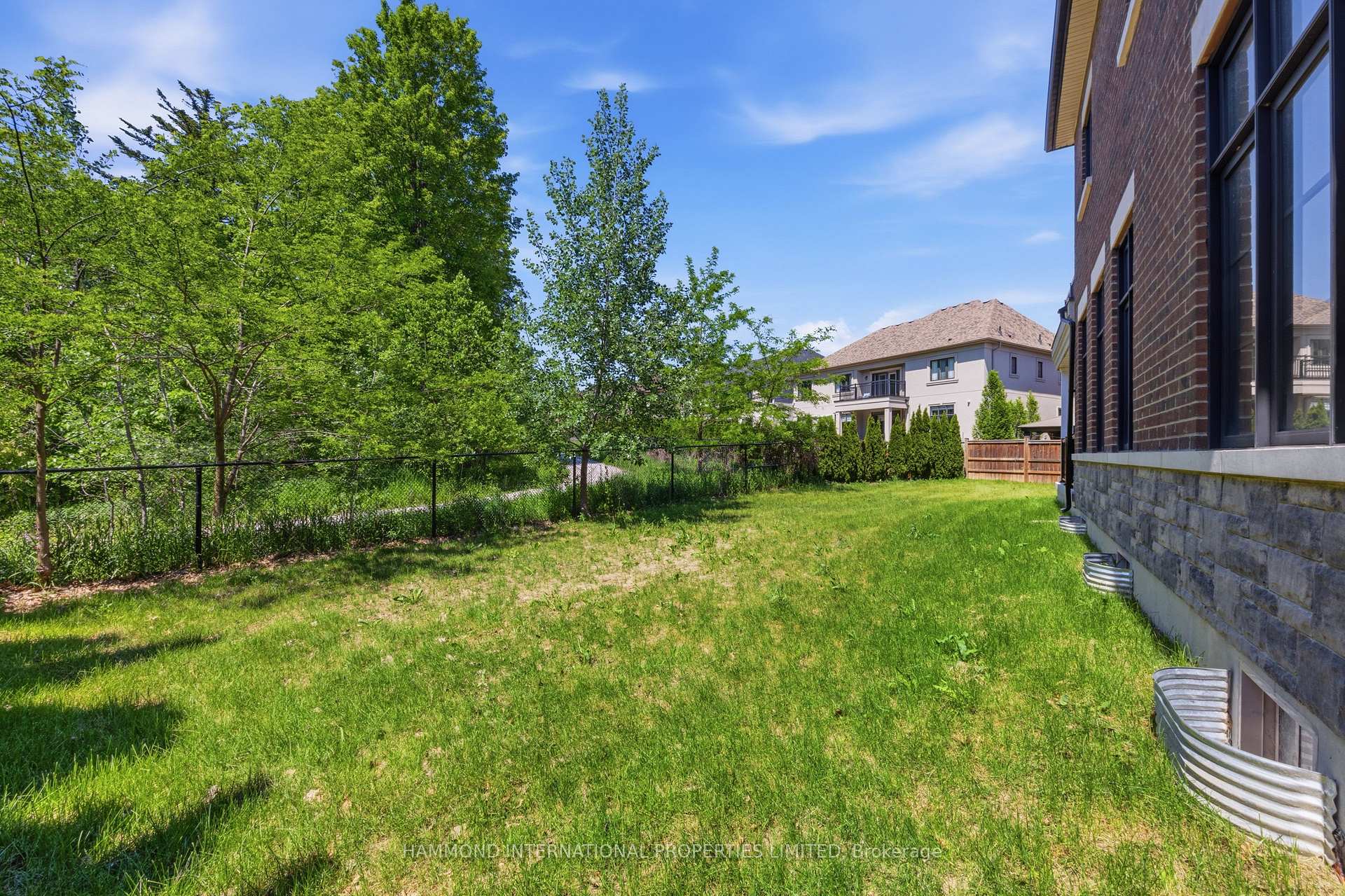 Photo 6 of 28 Little Celeste Court, Vaughan, Patterson — HOMEH