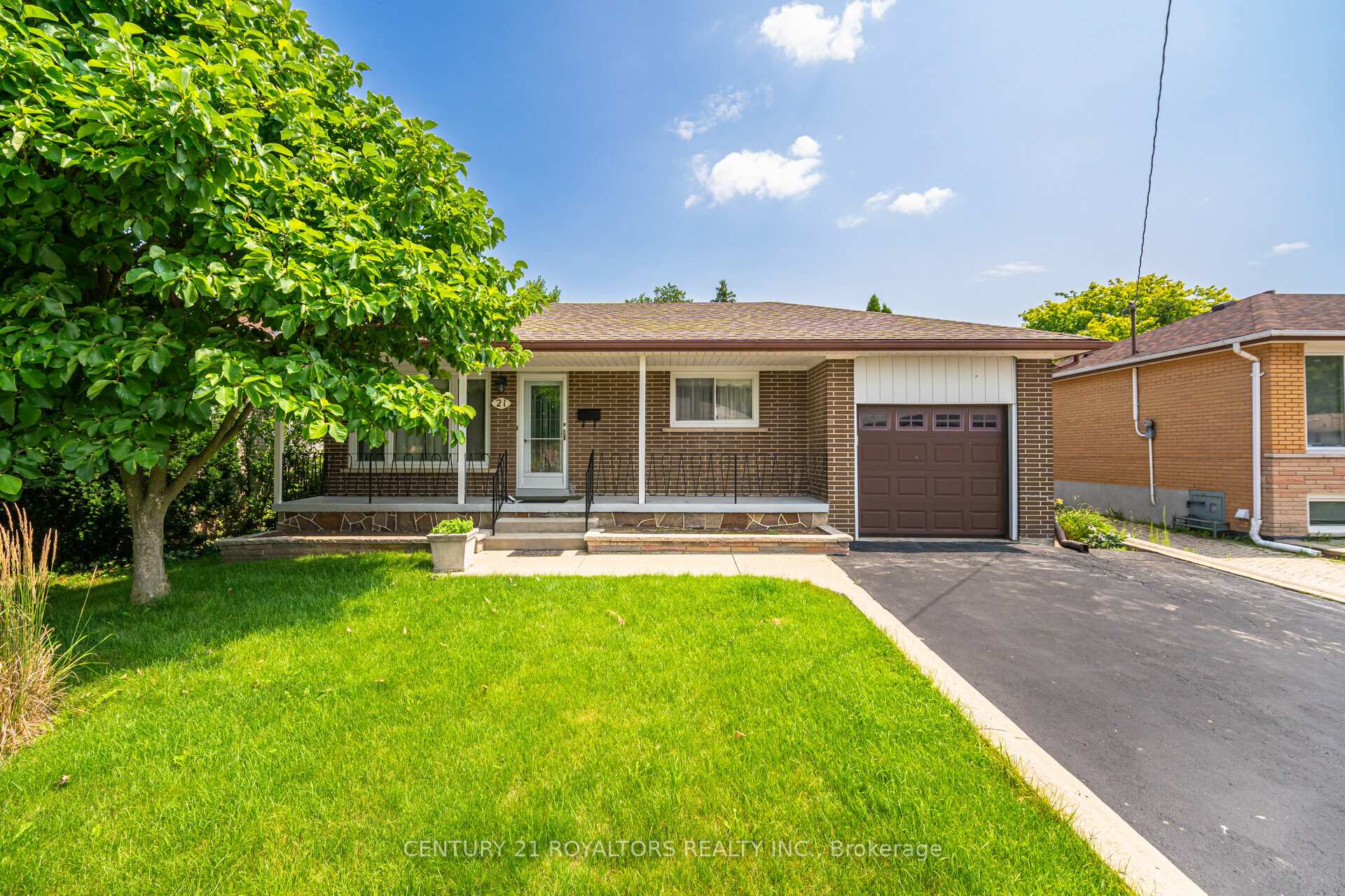 Photo 1 of 21 Jersey Avenue, Brampton, Bram East — HOMEH