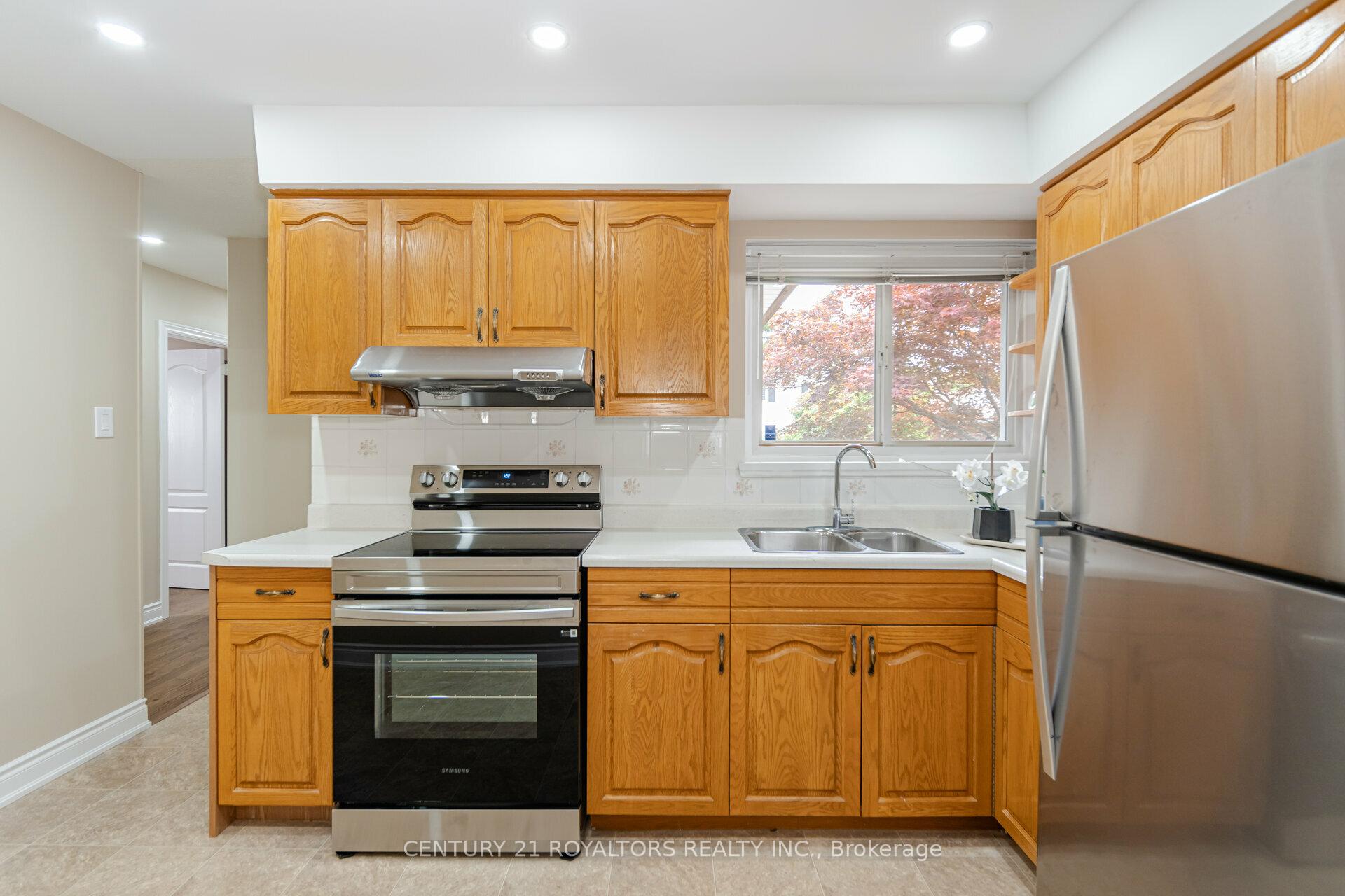 Photo 14 of 21 Jersey Avenue, Brampton, Bram East — HOMEH