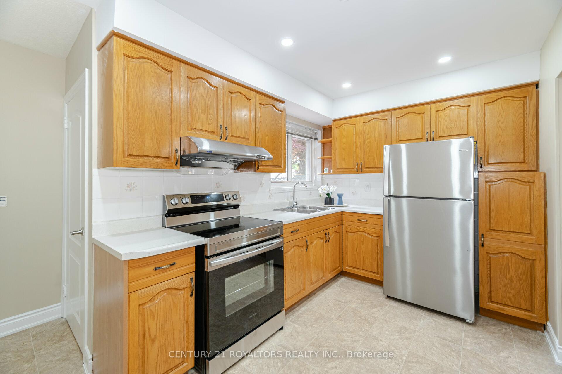 Photo 15 of 21 Jersey Avenue, Brampton, Bram East — HOMEH