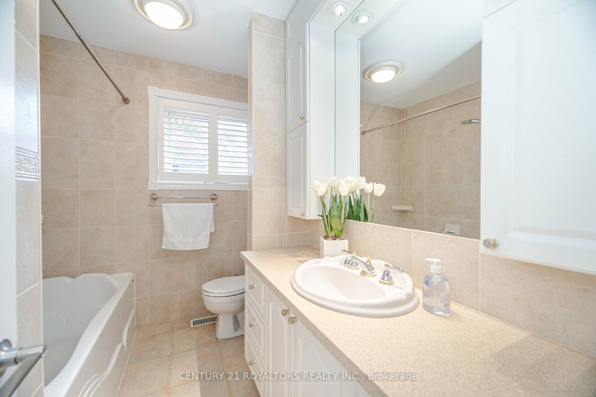 Photo 23 of 21 Jersey Avenue, Brampton, Bram East — HOMEH