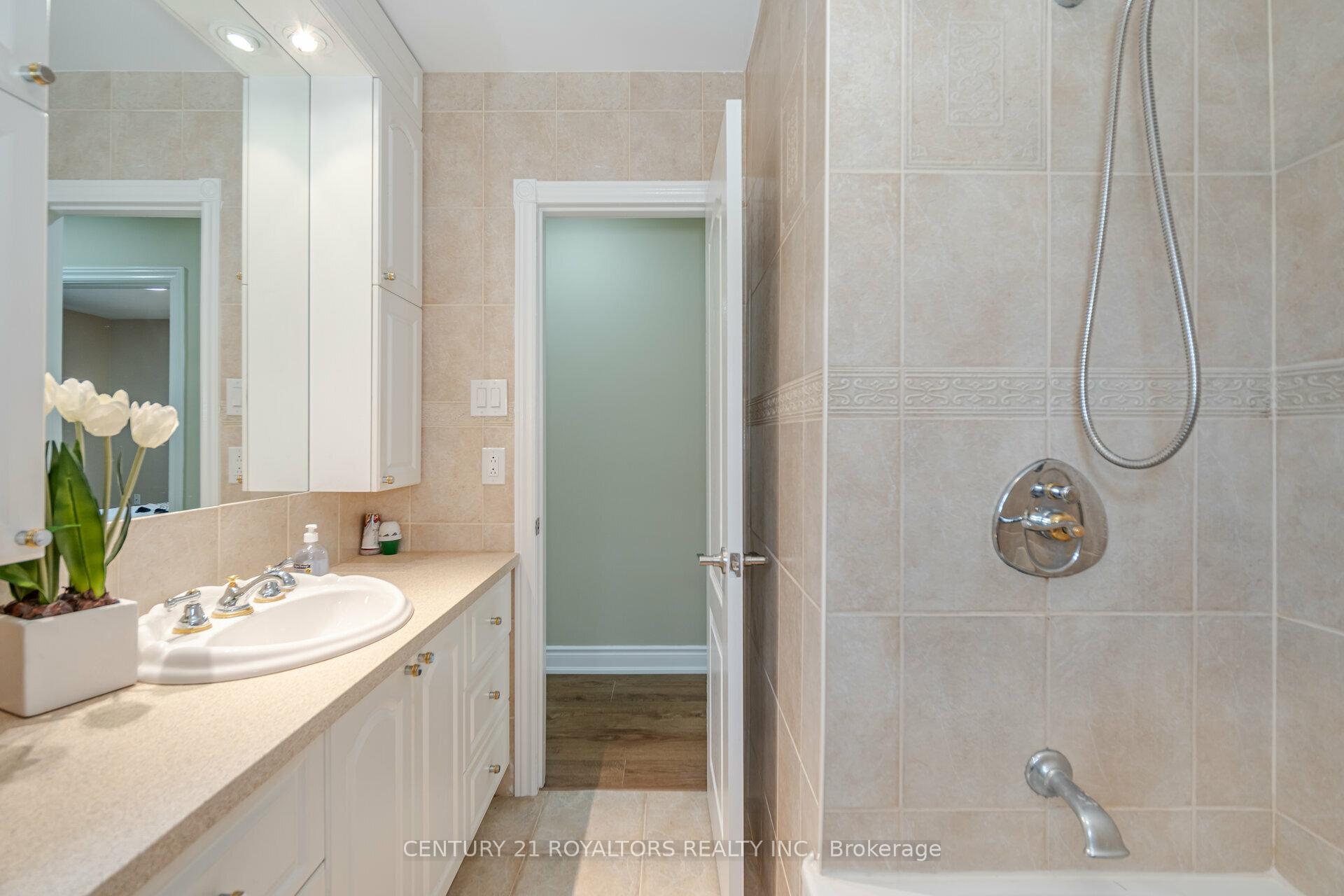 Photo 24 of 21 Jersey Avenue, Brampton, Bram East — HOMEH