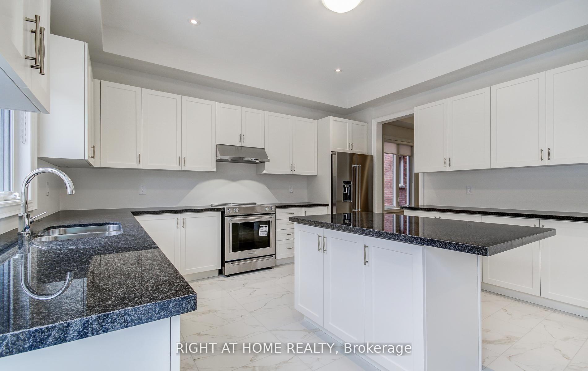 Photo 14 of 51 Lorrain Hand Crescent, Georgina, Keswick South — HOMEH
