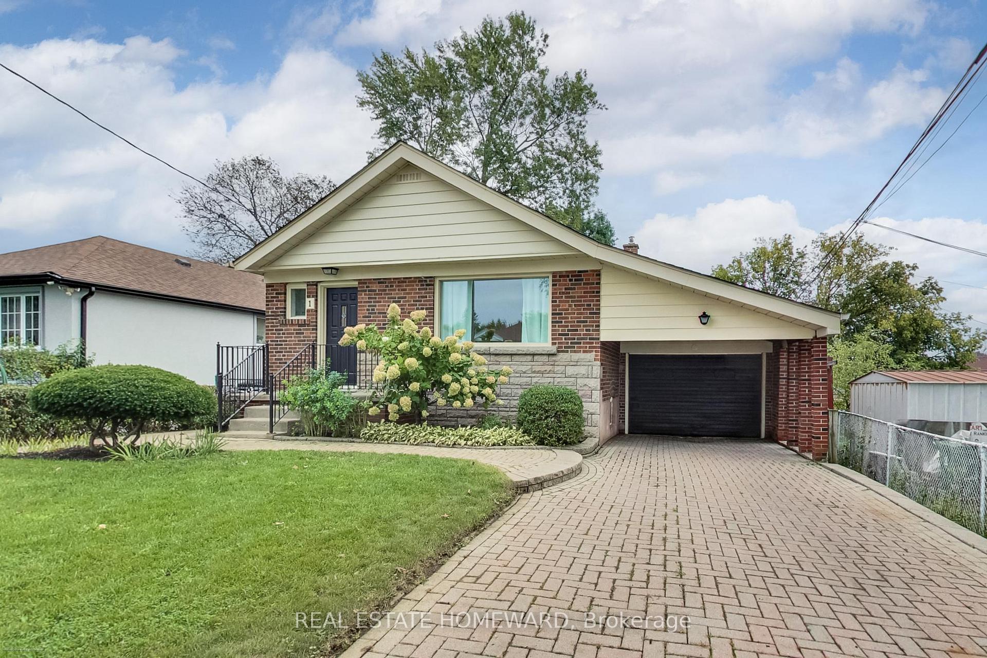 Photo 3 of 1 Bassett Avenue, Scarborough, Clairlea-Birchmount — HOMEH