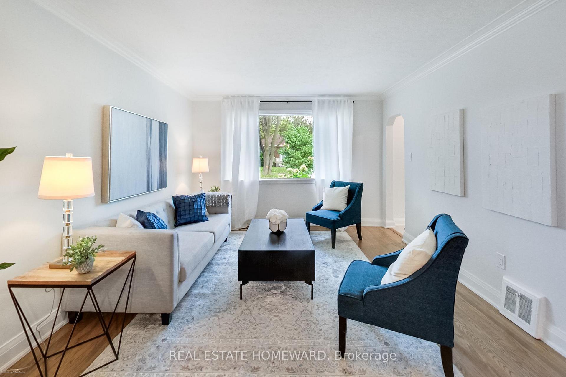 Photo 4 of 1 Bassett Avenue, Scarborough, Clairlea-Birchmount — HOMEH