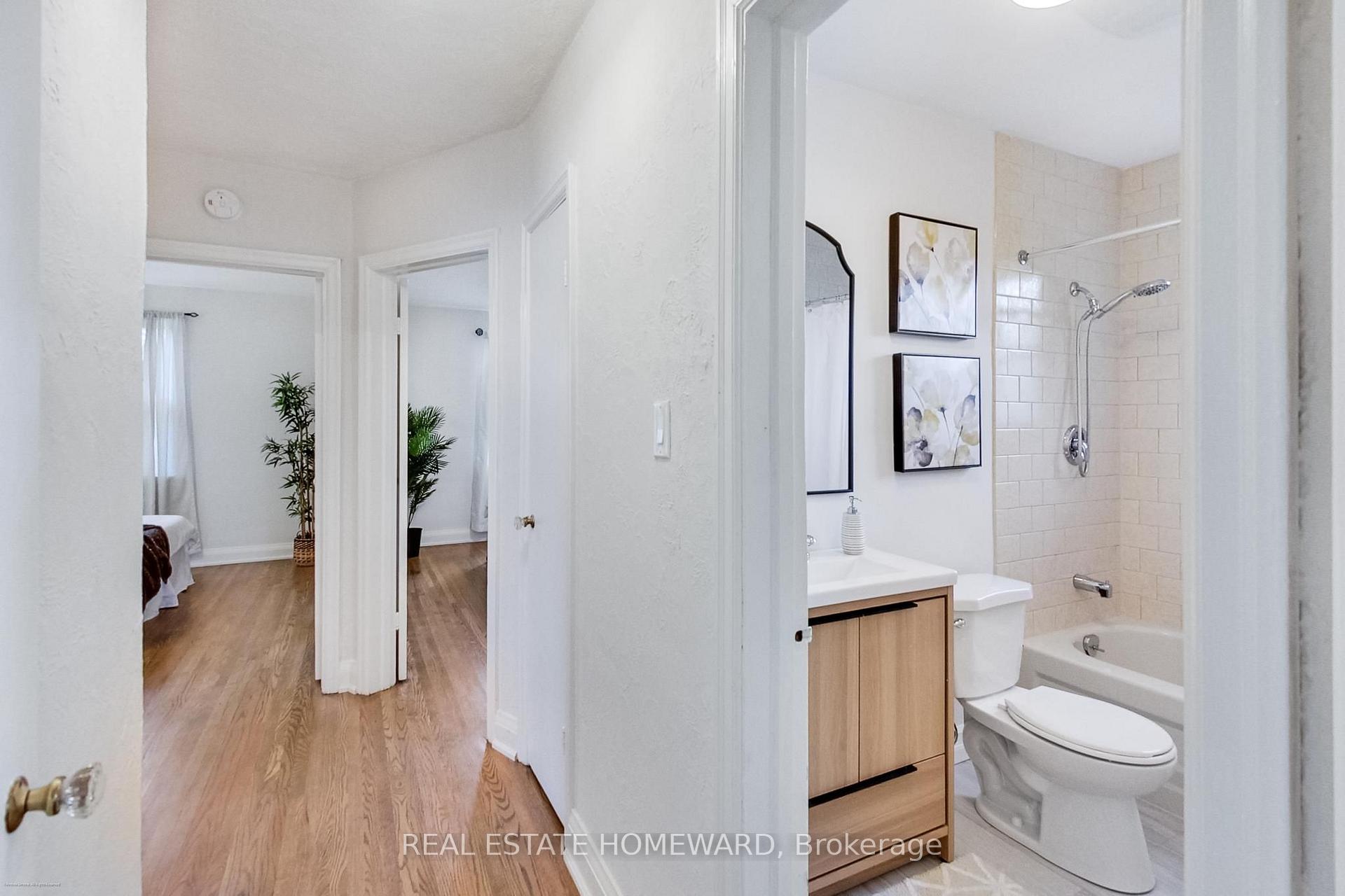 Photo 12 of 1 Bassett Avenue, Scarborough, Clairlea-Birchmount — HOMEH