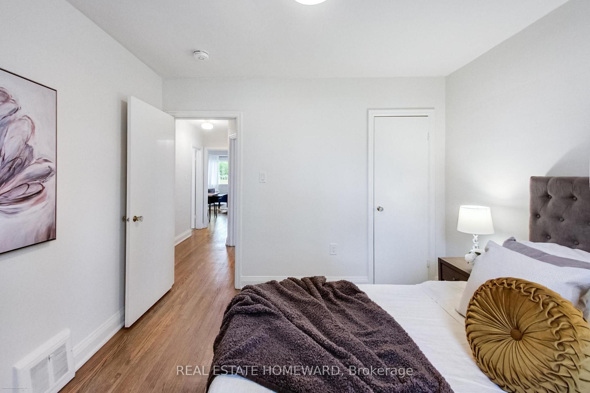 Photo 14 of 1 Bassett Avenue, Scarborough, Clairlea-Birchmount — HOMEH