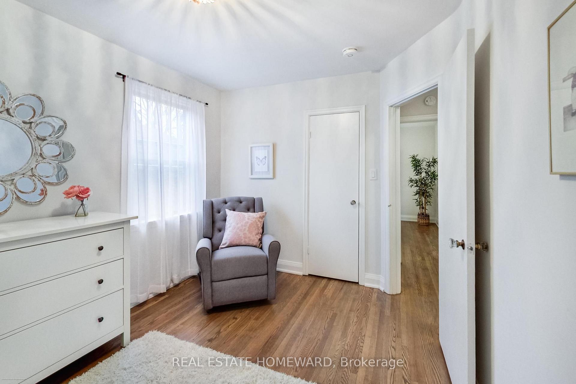 Photo 18 of 1 Bassett Avenue, Scarborough, Clairlea-Birchmount — HOMEH