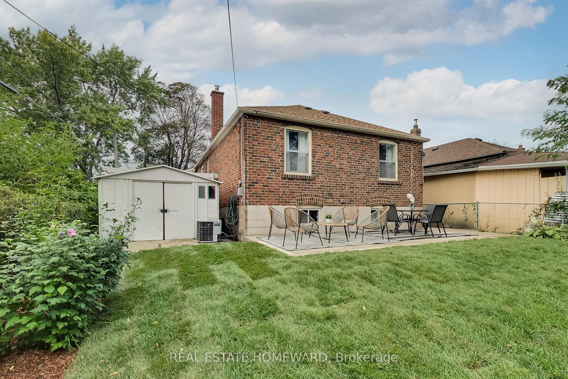 Photo 28 of 1 Bassett Avenue, Scarborough, Clairlea-Birchmount — HOMEH