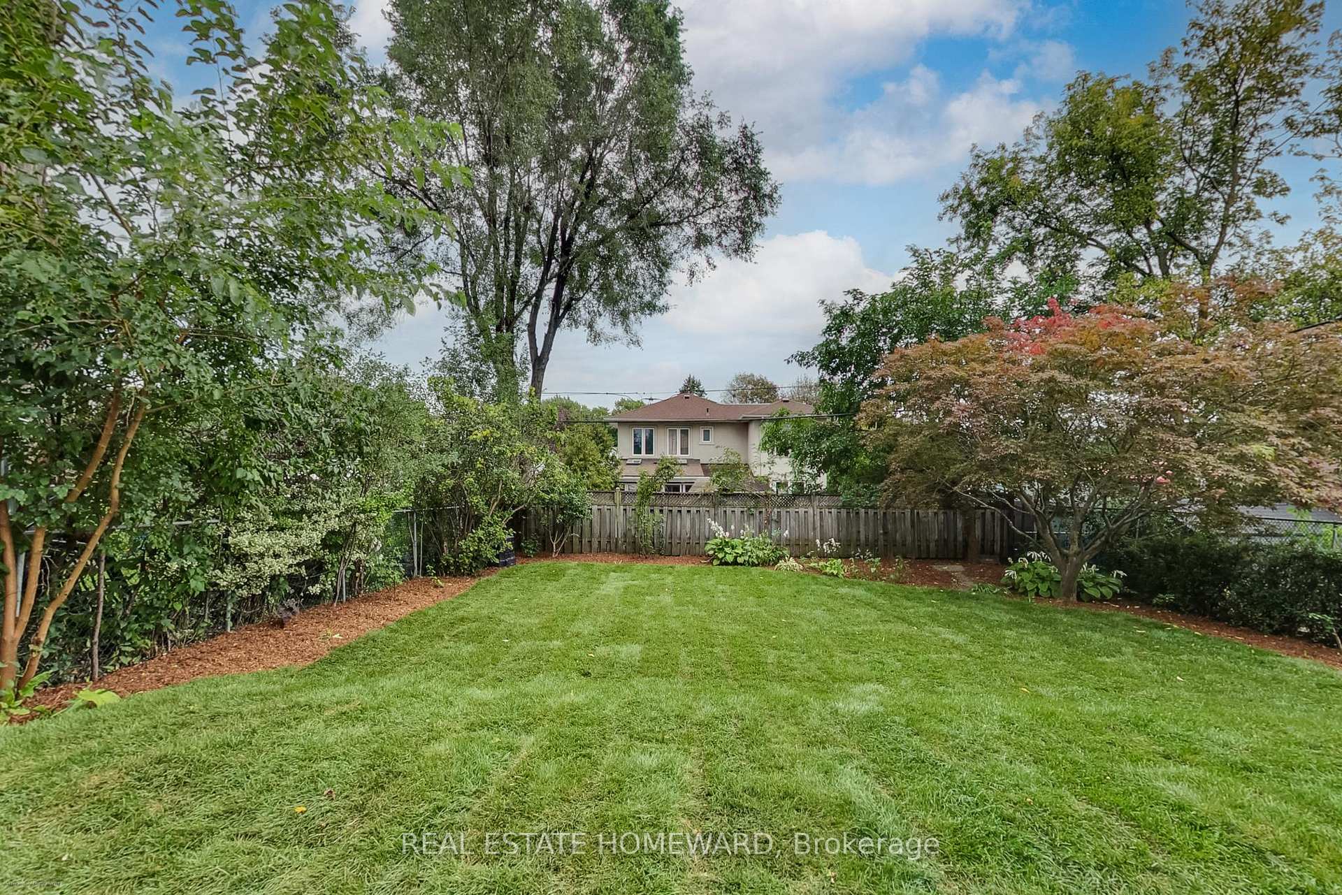 Photo 31 of 1 Bassett Avenue, Scarborough, Clairlea-Birchmount — HOMEH