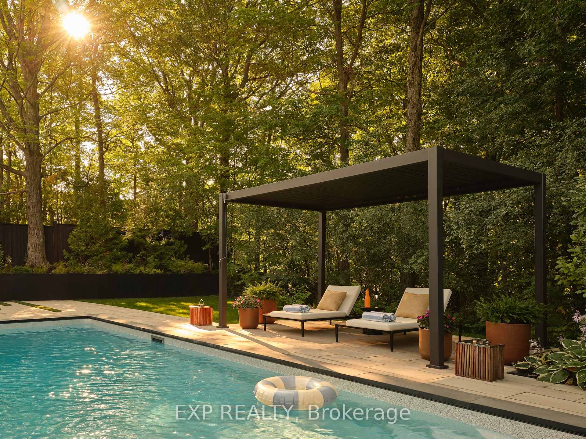 Photo 1 of 105 Park Crescent, Richmond Hill, Oak Ridges Lake Wilcox — HOMEH