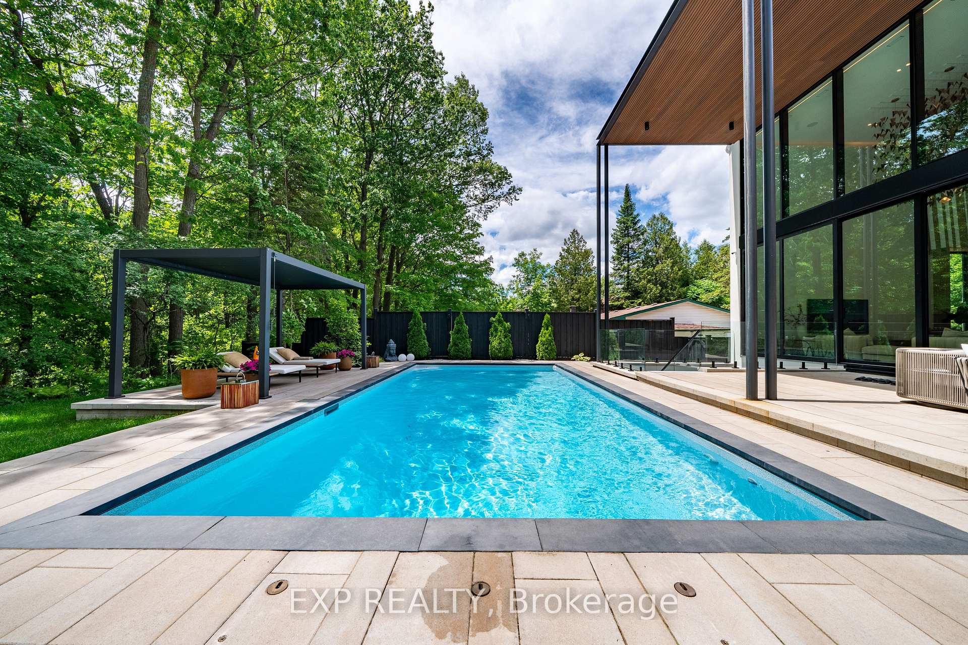 Photo 46 of 105 Park Crescent, Richmond Hill, Oak Ridges Lake Wilcox — HOMEH