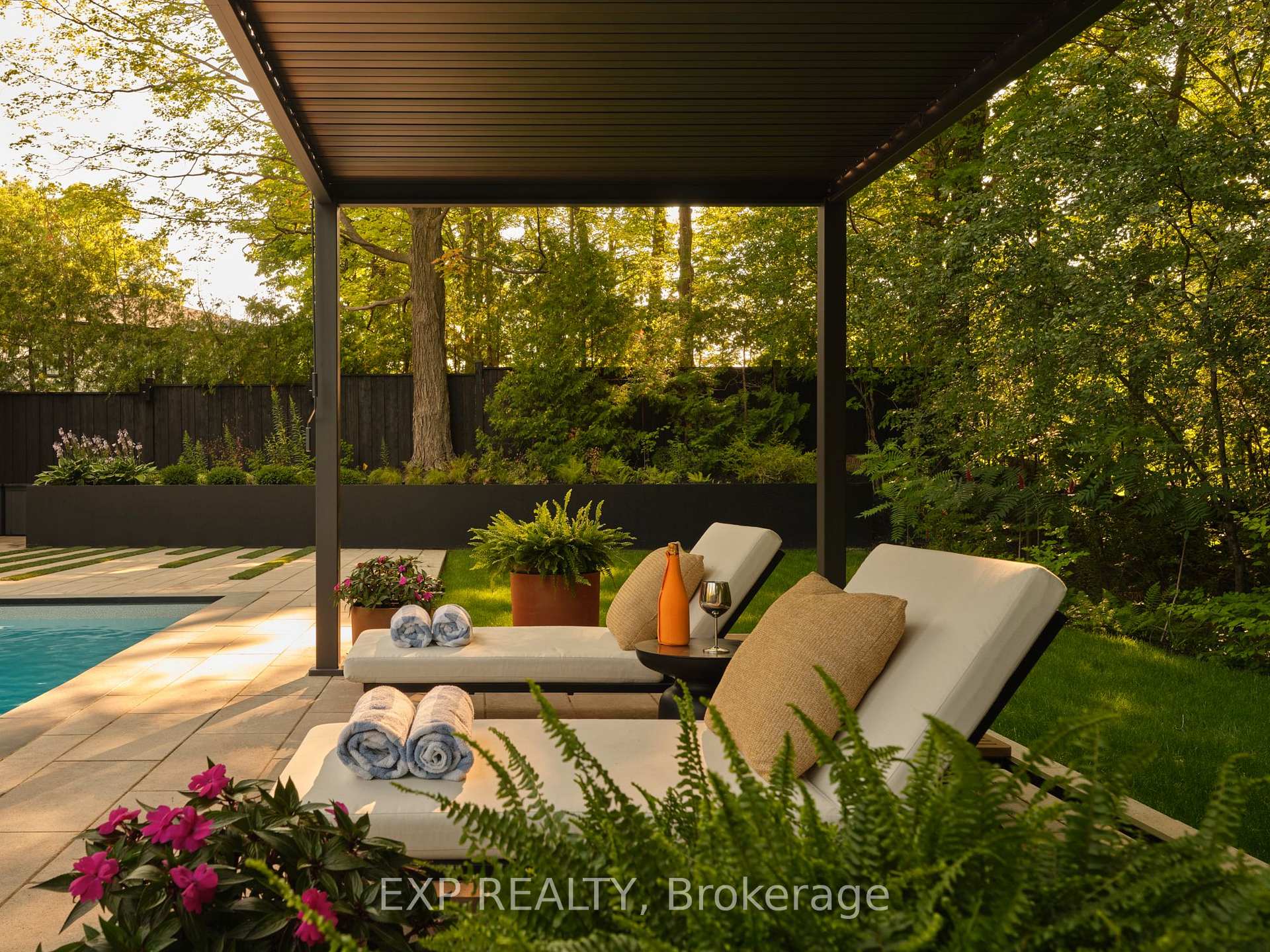 Photo 48 of 105 Park Crescent, Richmond Hill, Oak Ridges Lake Wilcox — HOMEH