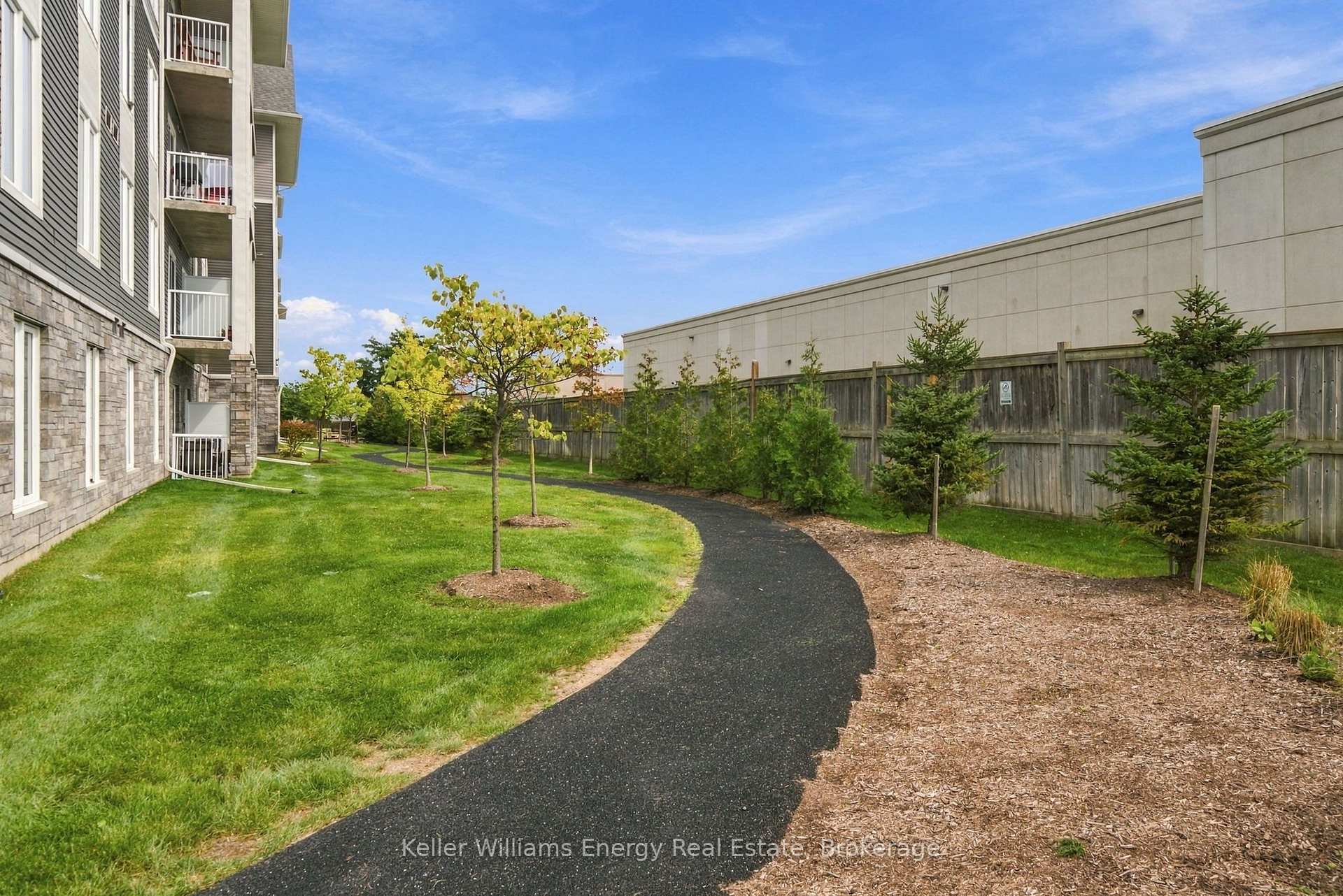 Photo 17 of Unit 113, 290 Liberty Street N, Clarington, Bowmanville — HOMEH