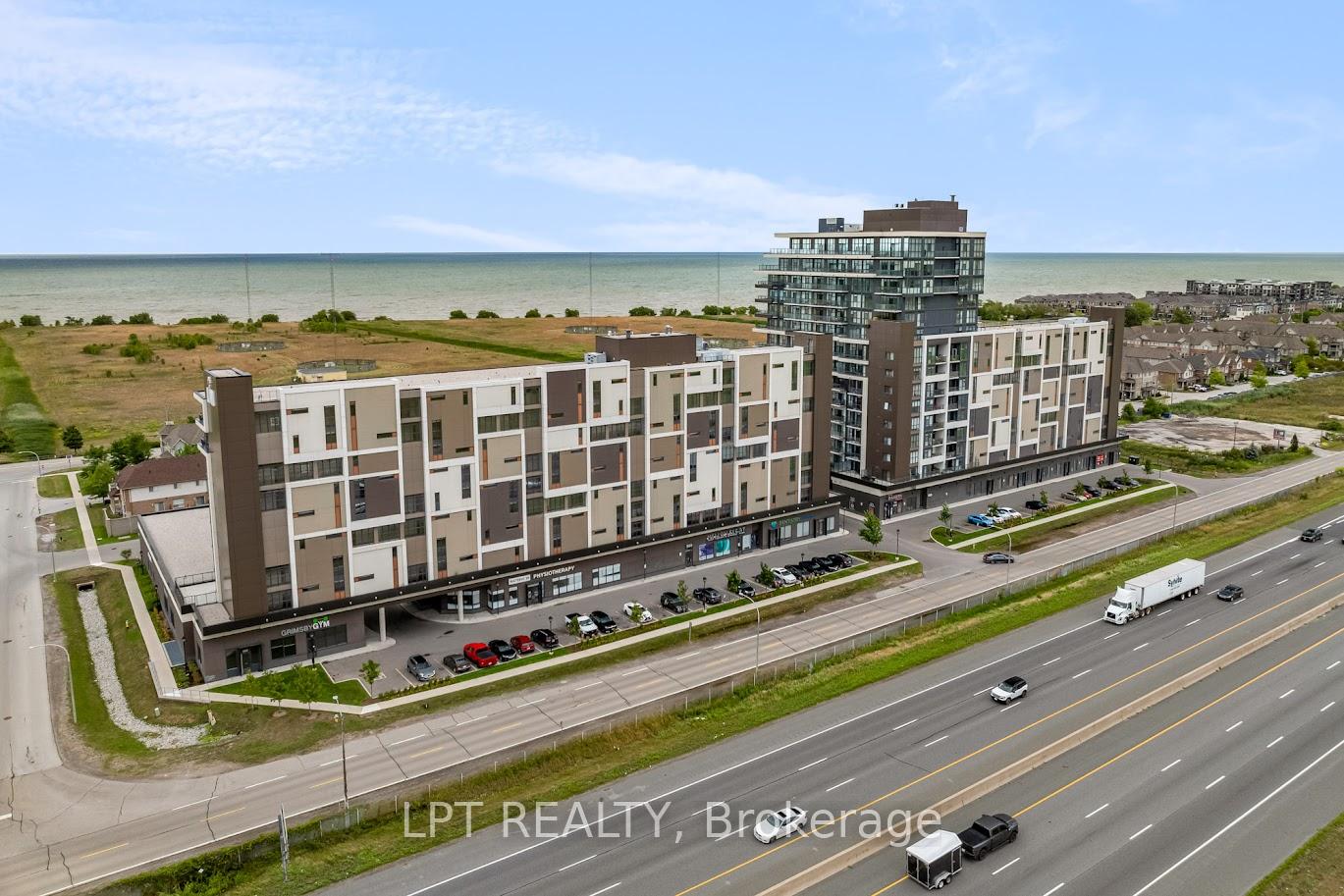 Photo 4 of Unit 901, 560 North Service Road N, Grimsby, Grimsby Beach — HOMEH
