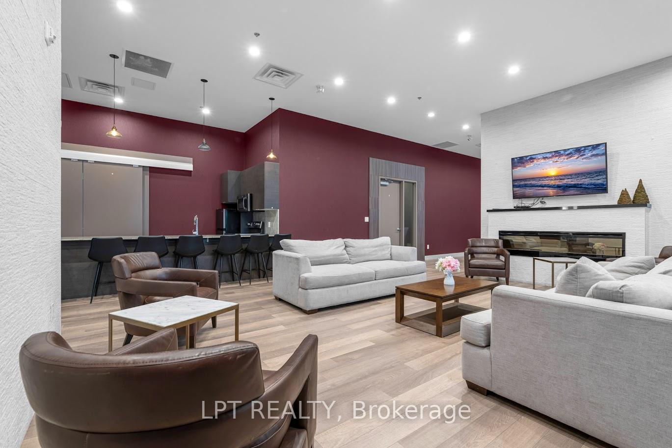 Photo 16 of Unit 901, 560 North Service Road N, Grimsby, Grimsby Beach — HOMEH