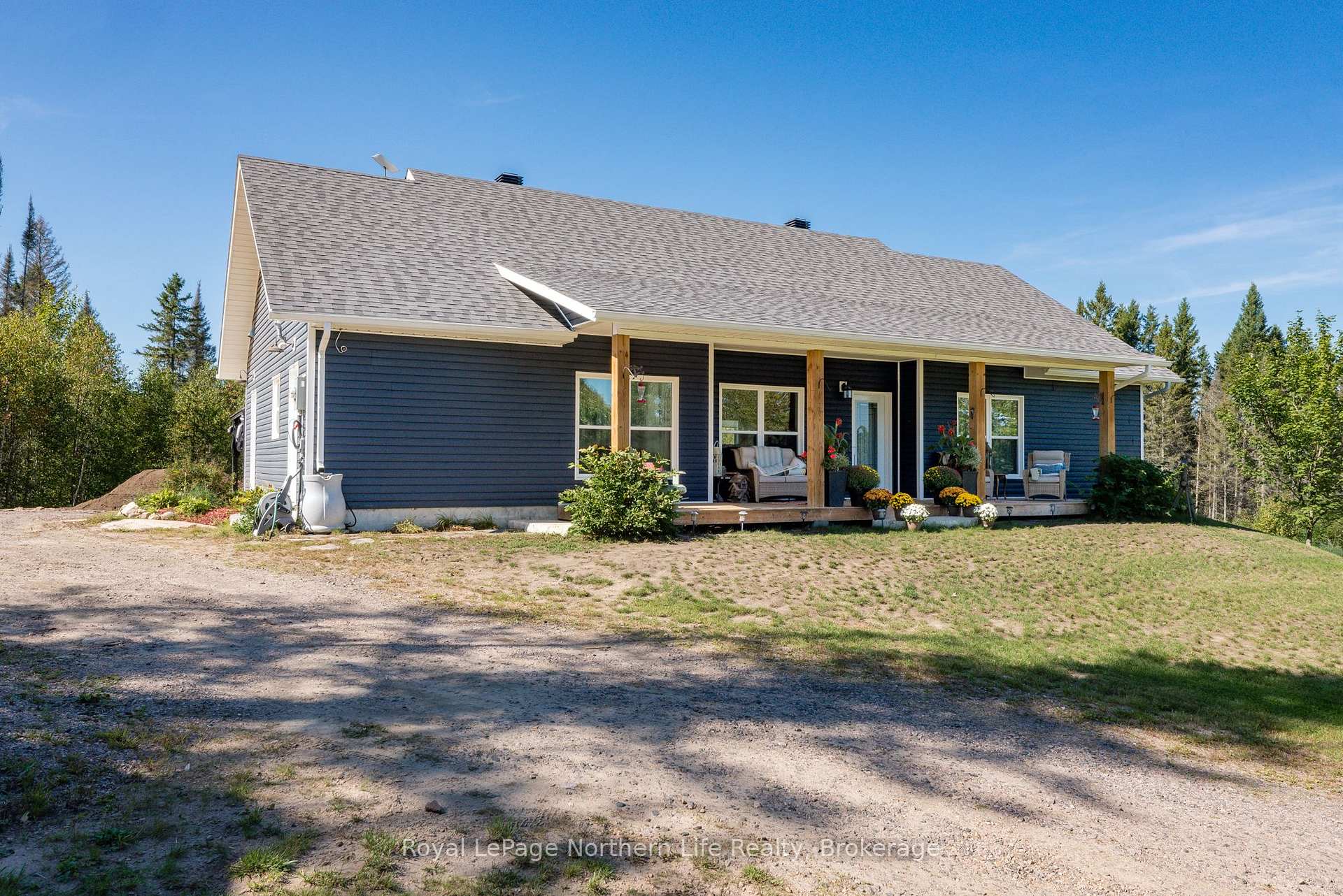 Photo 2 of 880 Memorial Park Drive E, Powassan — HOMEH