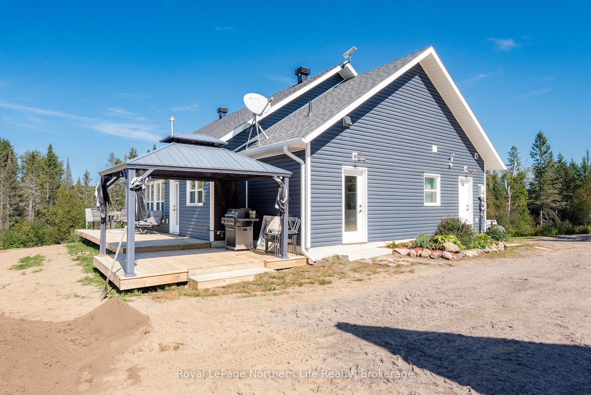 Photo 4 of 880 Memorial Park Drive E, Powassan — HOMEH