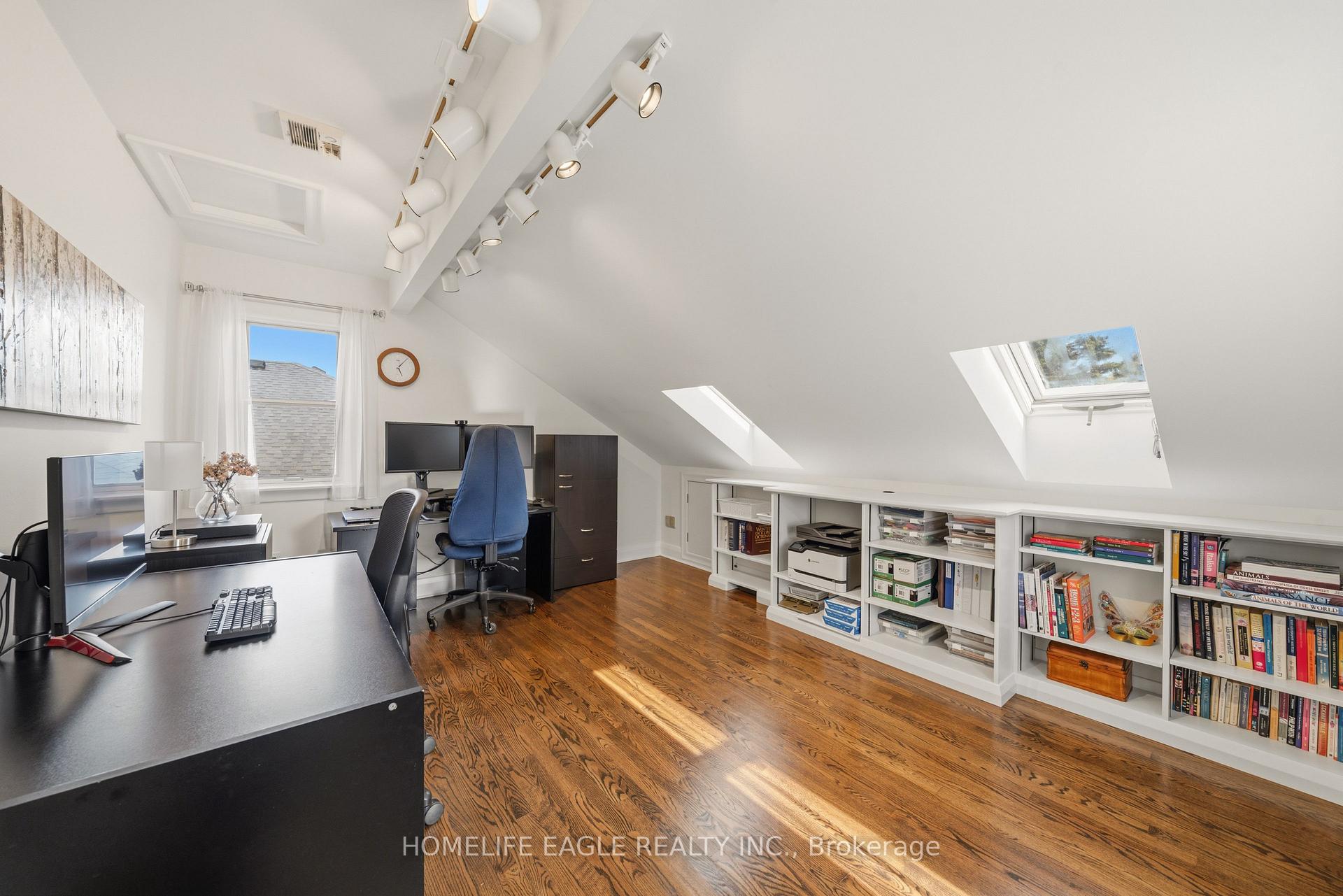 Photo 39 of 93 Hillview Road, Aurora, Aurora Village — HOMEH