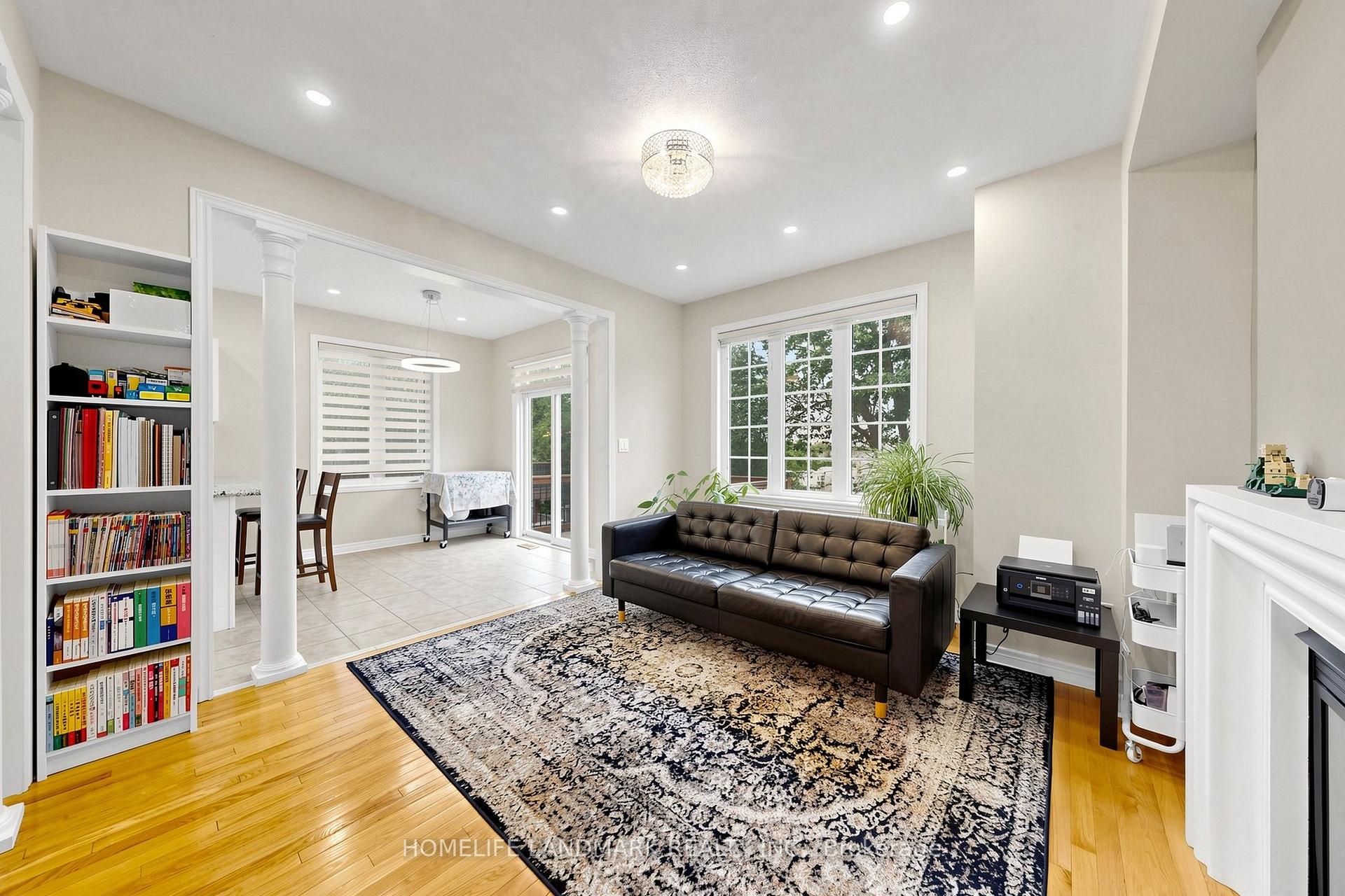 Photo 4 of 17 Shell Court, Richmond Hill, Rouge Woods — HOMEH