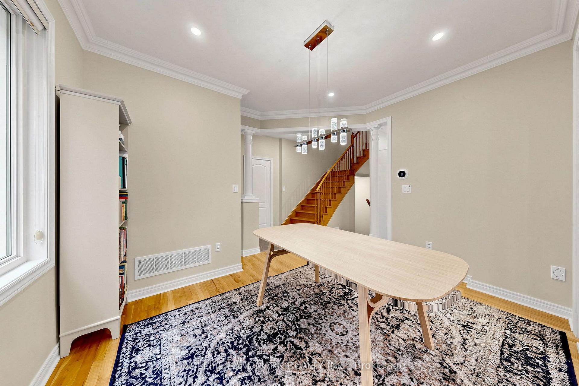 Photo 7 of 17 Shell Court, Richmond Hill, Rouge Woods — HOMEH